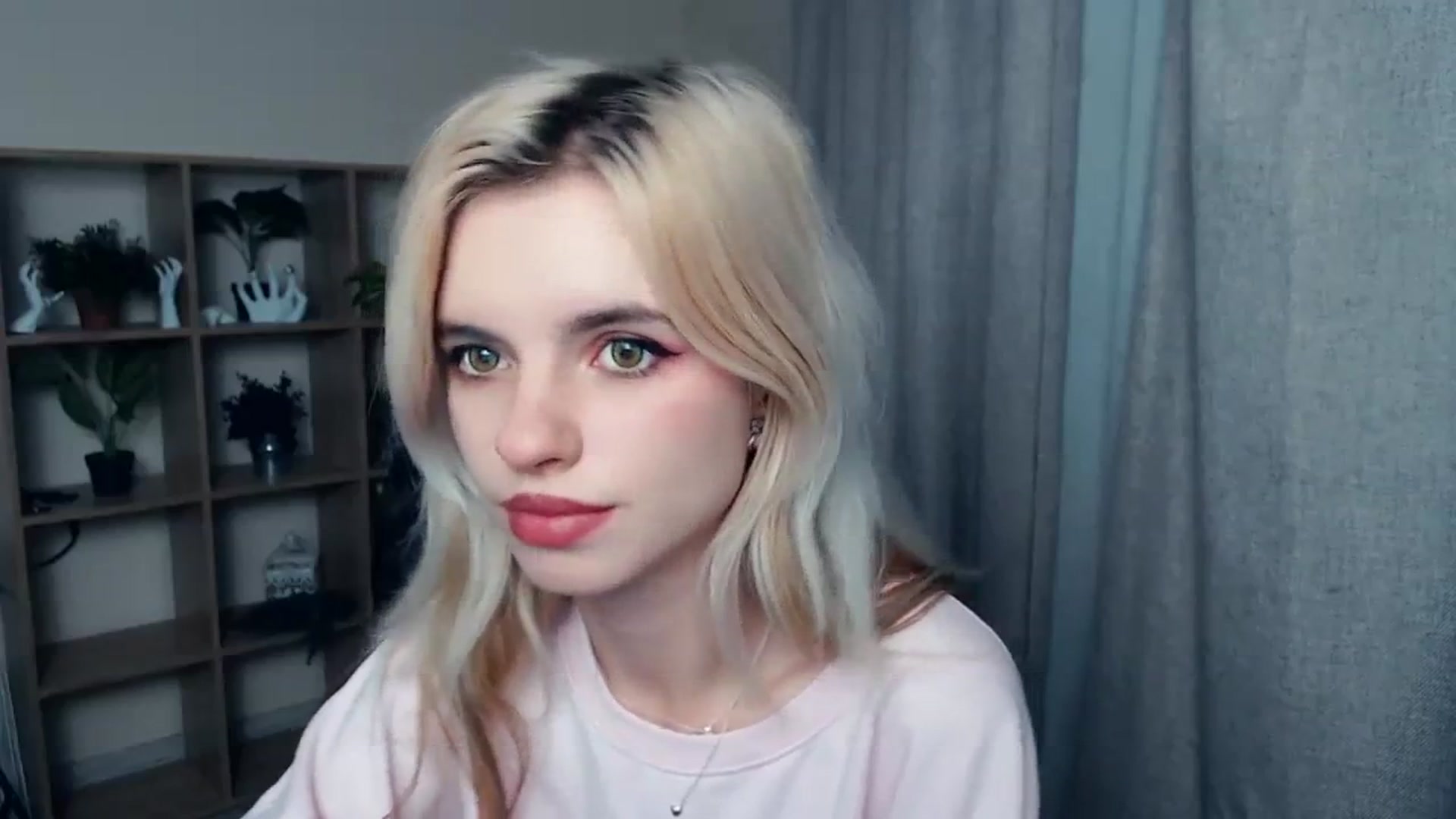 Gallery image thumbnail from Erineys's myfreecams stream on, 10/22/2023, 16:32 image 6 of 20