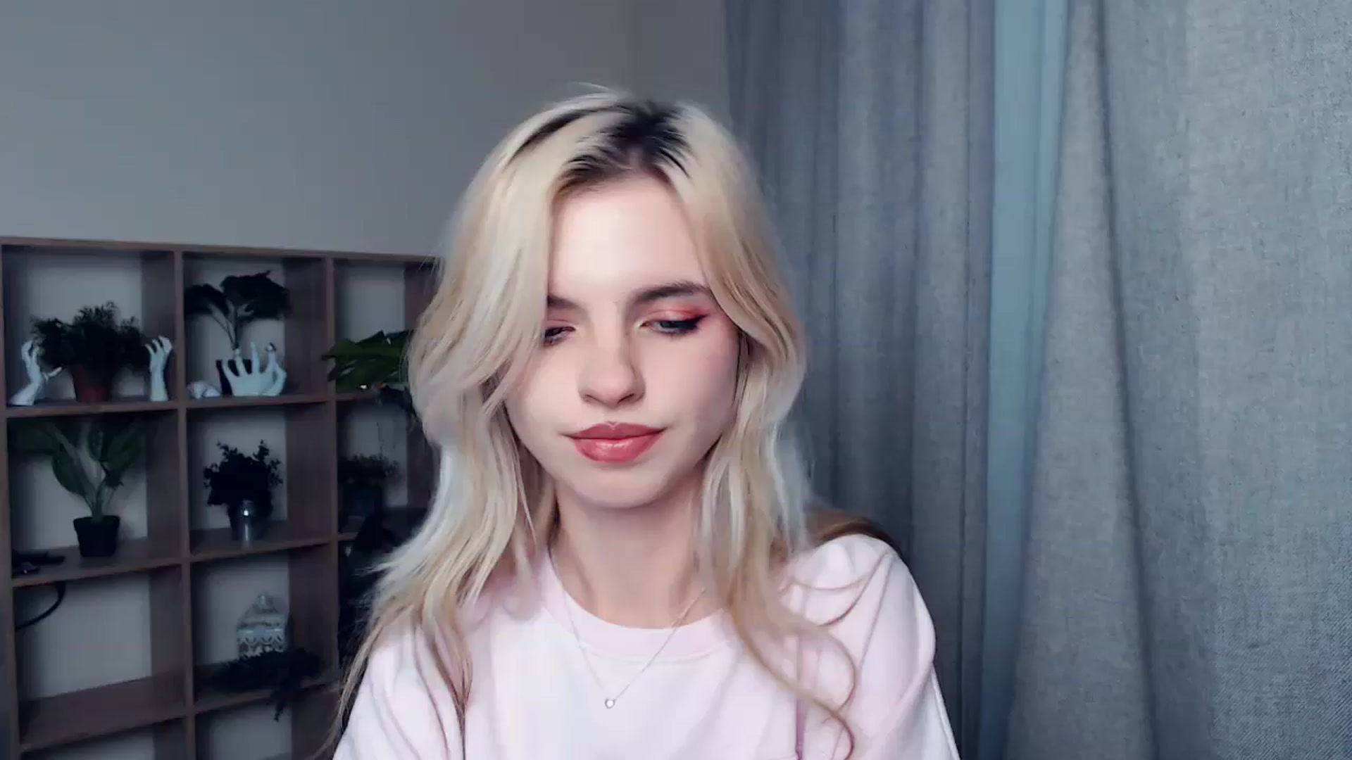 Gallery image thumbnail from Erineys's myfreecams stream on, 10/22/2023, 16:47 image 8 of 20