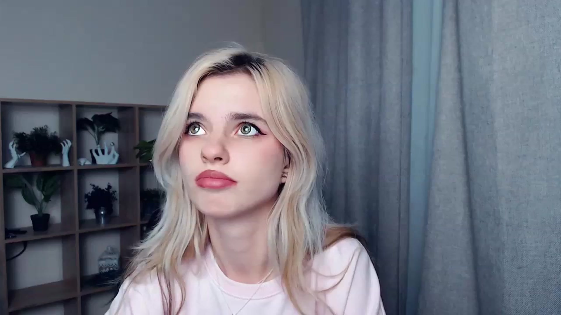 Gallery image thumbnail from Erineys's myfreecams stream on, 10/22/2023, 16:47 image 9 of 20