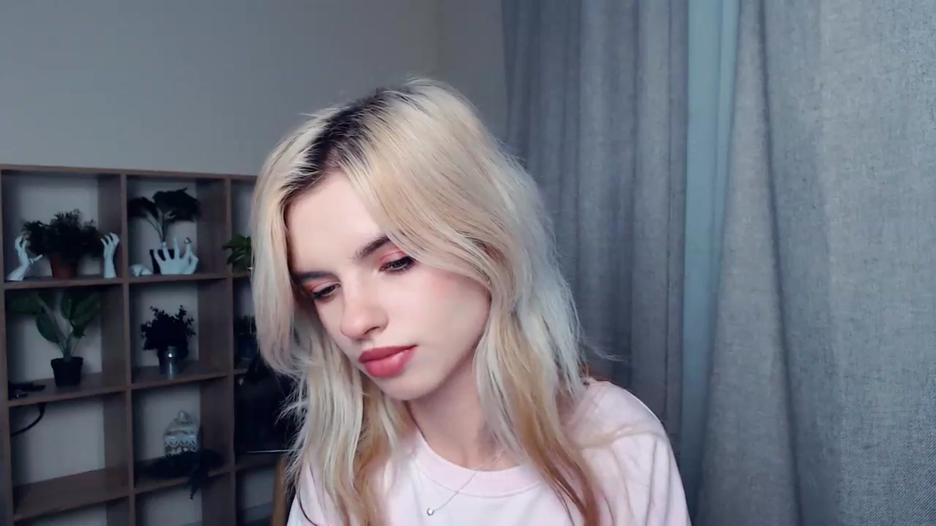 Gallery image thumbnail from Erineys's myfreecams stream on, 10/22/2023, 16:47 image 18 of 20