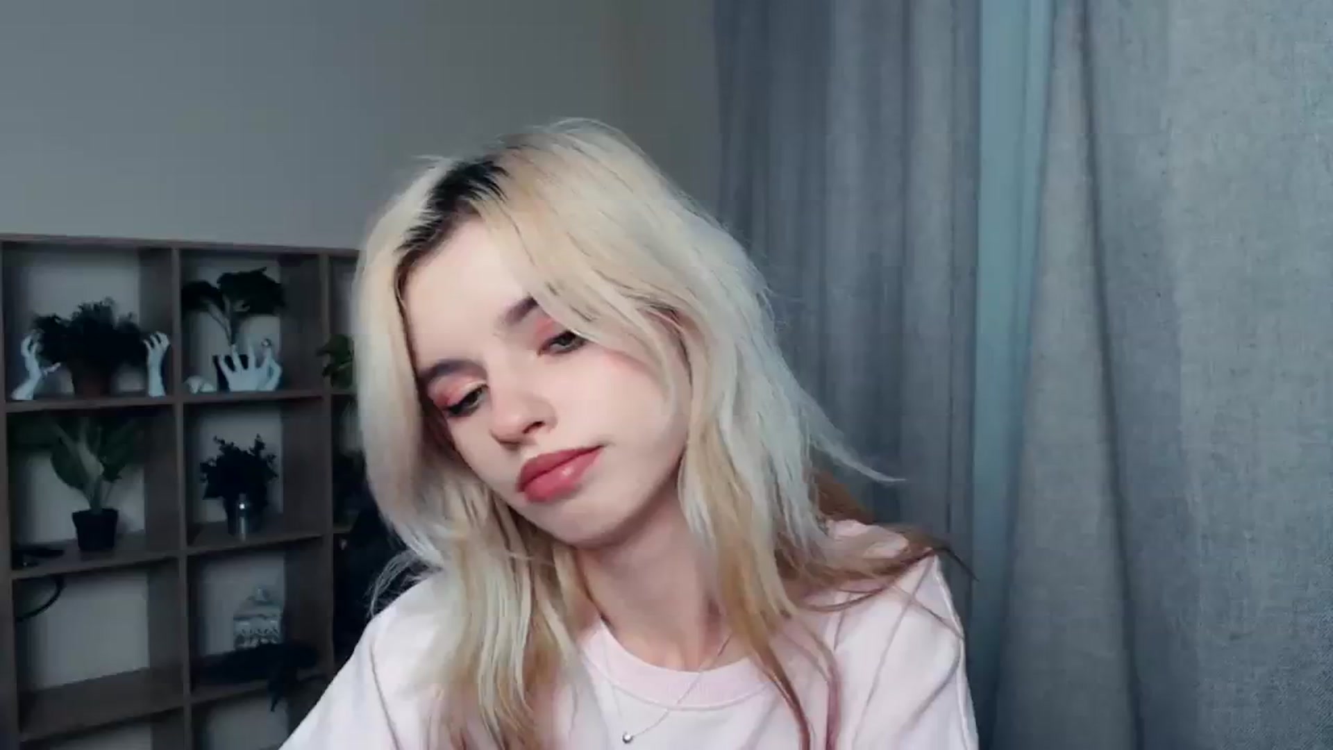 Gallery image thumbnail from Erineys's myfreecams stream on, 10/22/2023, 16:47 image 16 of 20