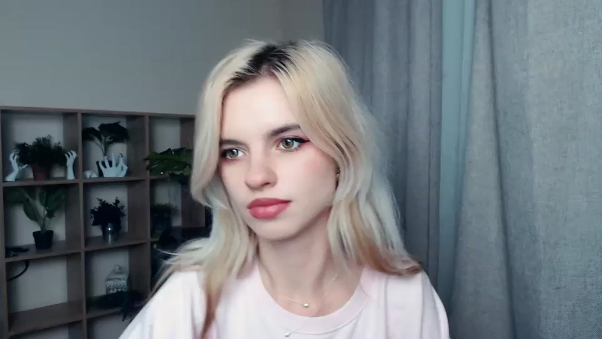 Gallery image thumbnail from Erineys's myfreecams stream on, 10/22/2023, 16:47 image 2 of 20