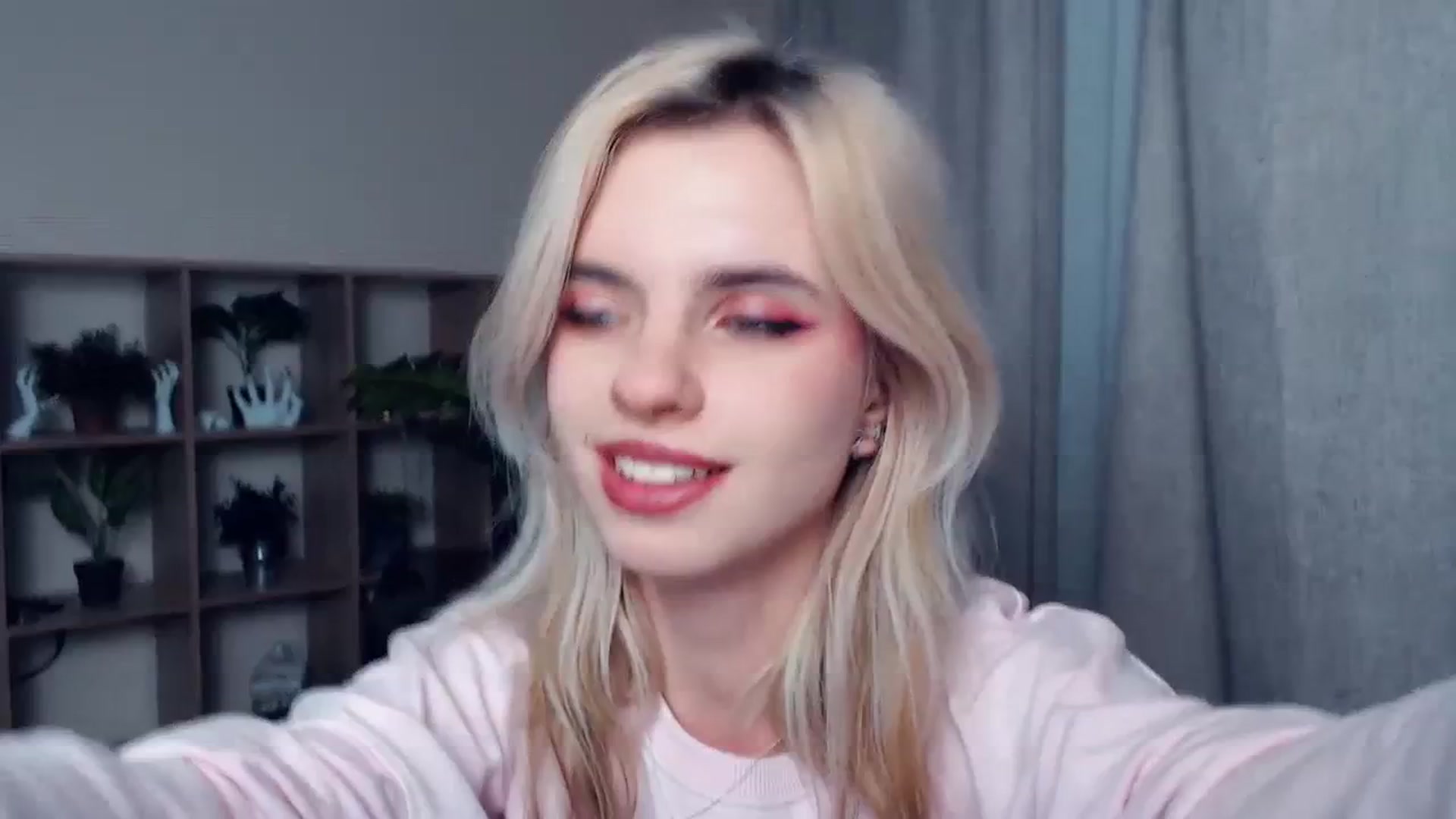 Gallery image thumbnail from Erineys's myfreecams stream on, 10/22/2023, 16:47 image 19 of 20