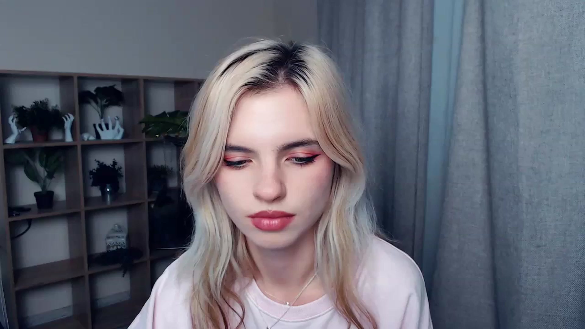Gallery image thumbnail from Erineys's myfreecams stream on, 10/22/2023, 16:59 image 3 of 20
