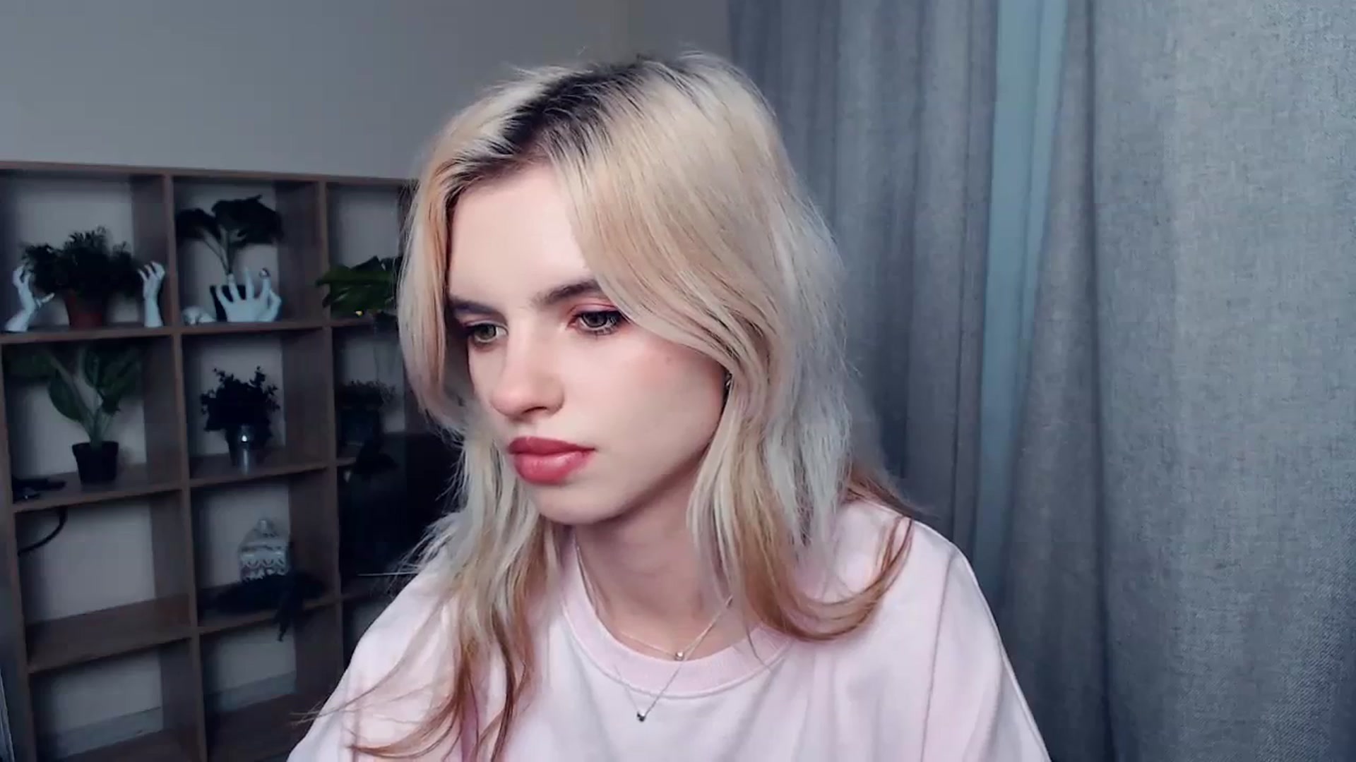 Gallery image thumbnail from Erineys's myfreecams stream on, 10/22/2023, 16:59 image 15 of 20