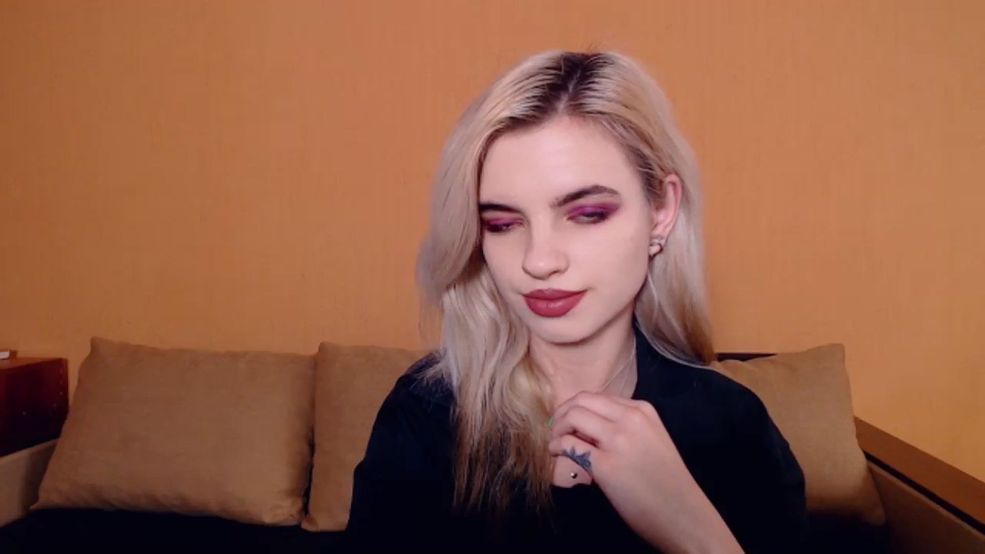 Gallery image thumbnail from Erineys's myfreecams stream on, 10/23/2023, 13:40 image 13 of 20