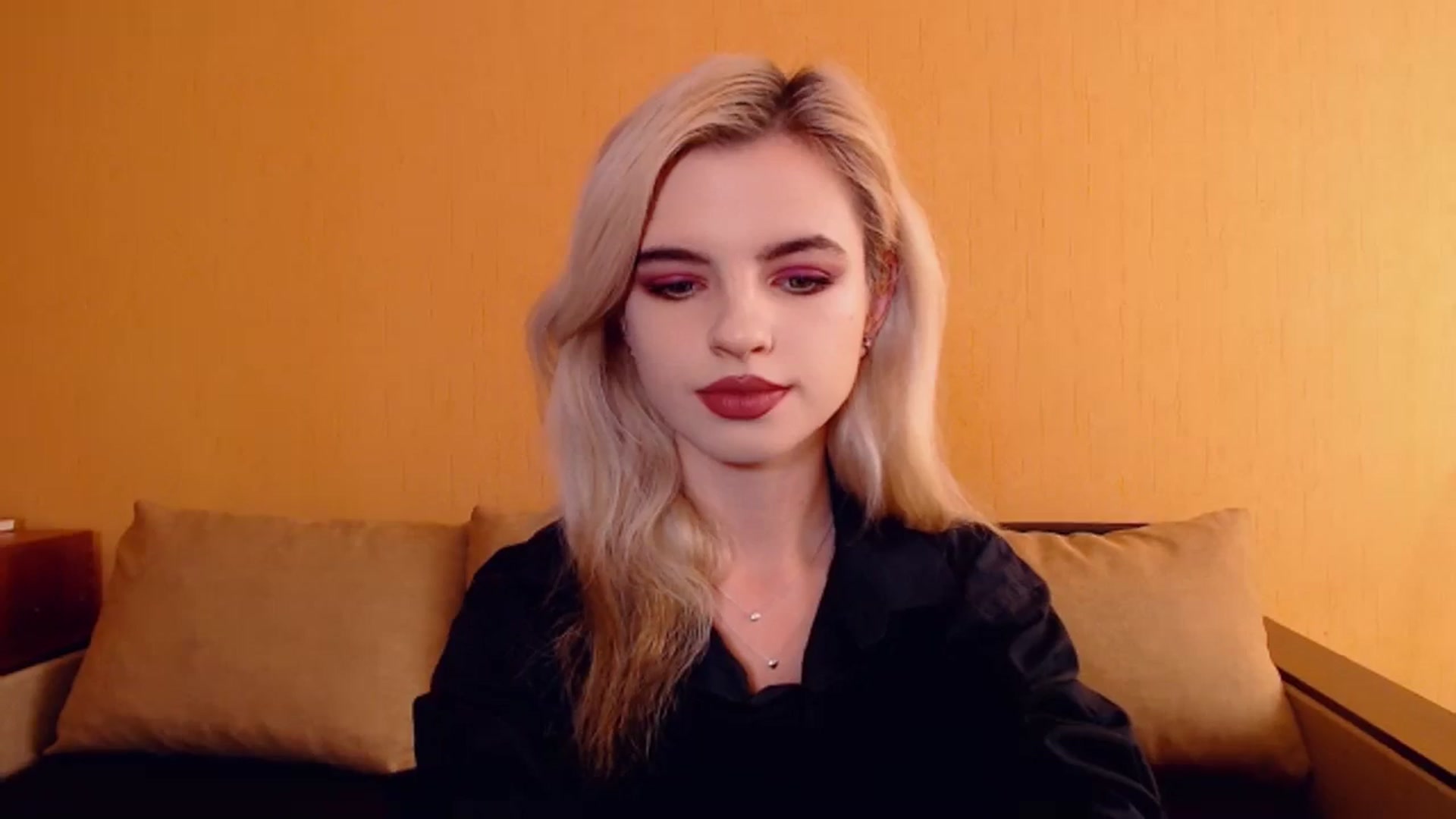 Gallery image thumbnail from Erineys's myfreecams stream on, 10/23/2023, 13:40 image 2 of 20