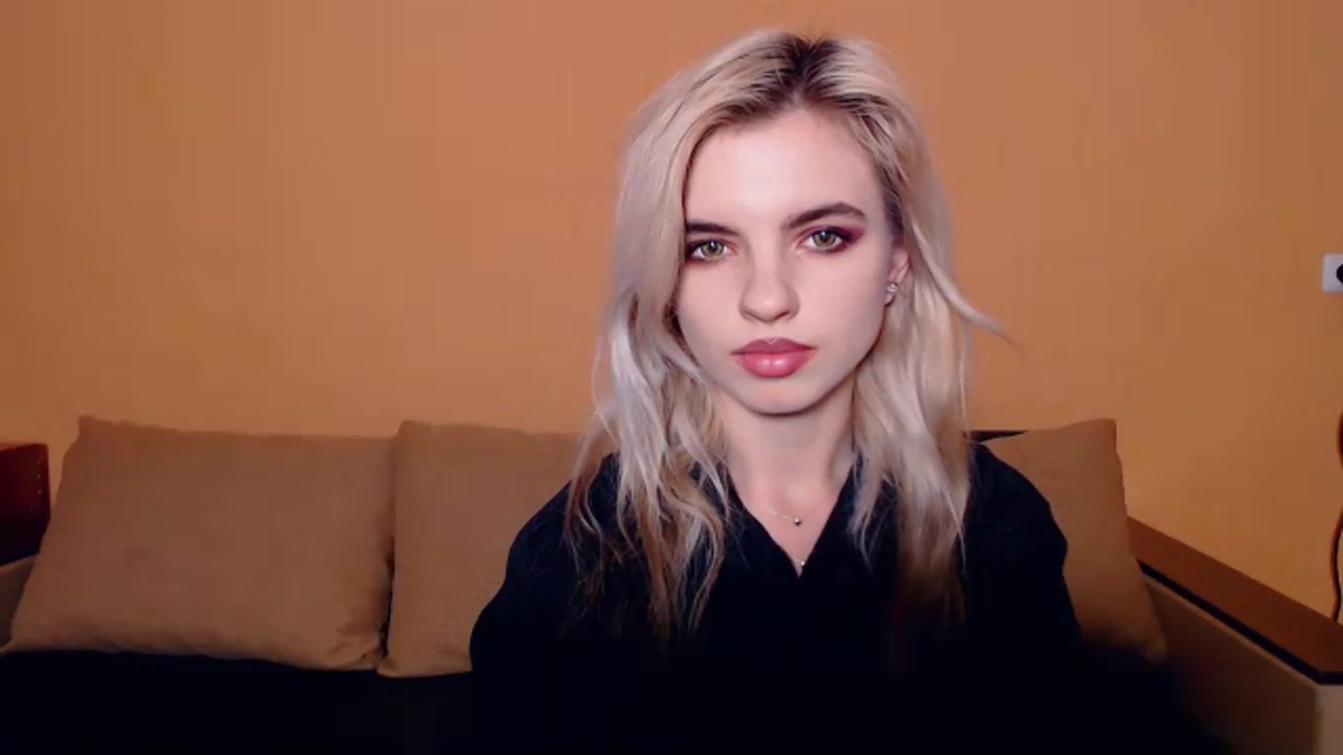 Gallery image thumbnail from Erineys's myfreecams stream on, 10/23/2023, 15:38 image 4 of 20