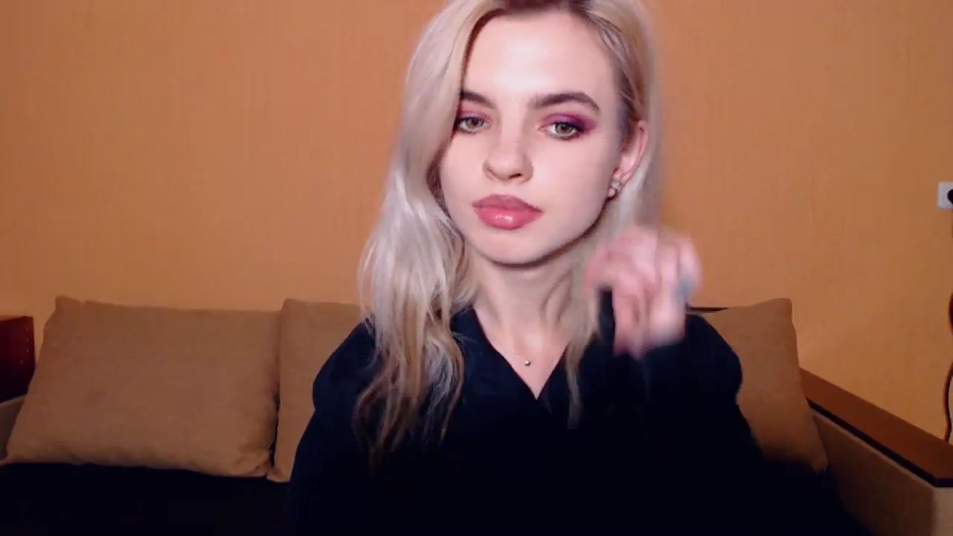 Gallery image thumbnail from Erineys's myfreecams stream on, 10/23/2023, 15:38 image 18 of 20