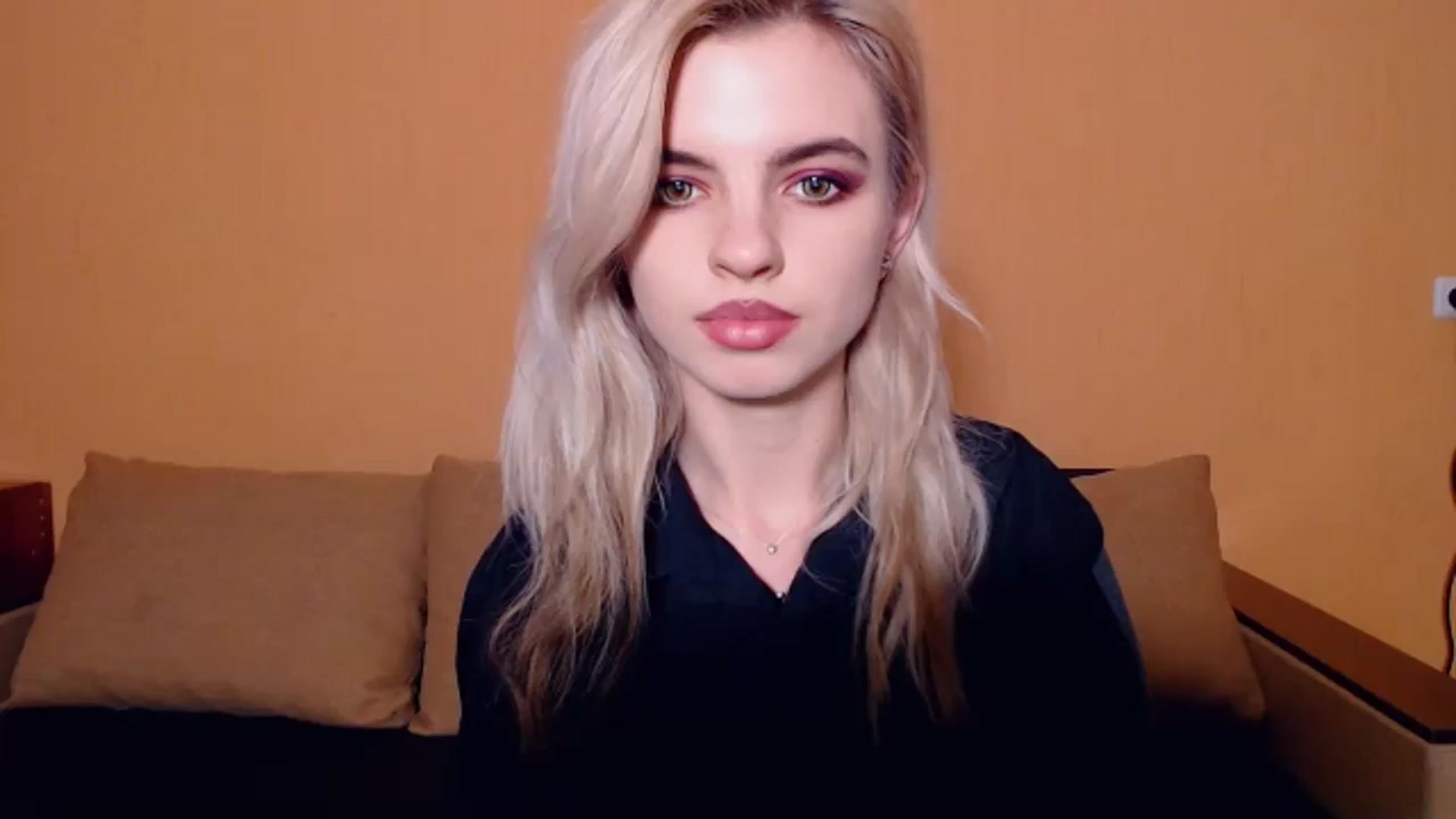 Gallery image thumbnail from Erineys's myfreecams stream on, 10/23/2023, 15:38 image 17 of 20