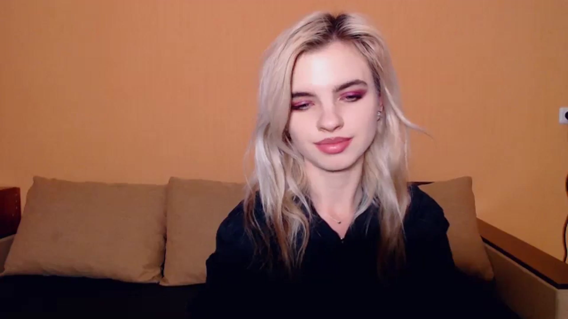Gallery image thumbnail from Erineys's myfreecams stream on, 10/23/2023, 15:38 image 9 of 20