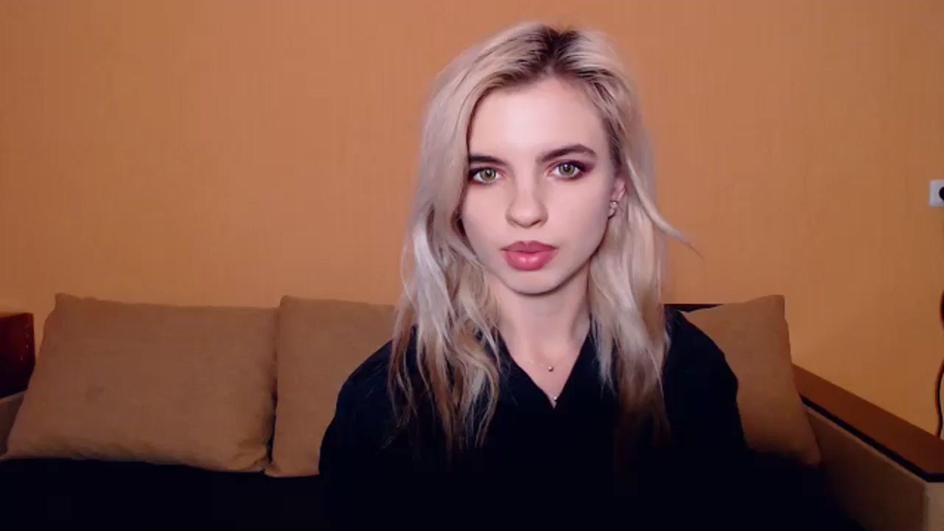 Gallery image thumbnail from Erineys's myfreecams stream on, 10/23/2023, 15:38 image 1 of 20