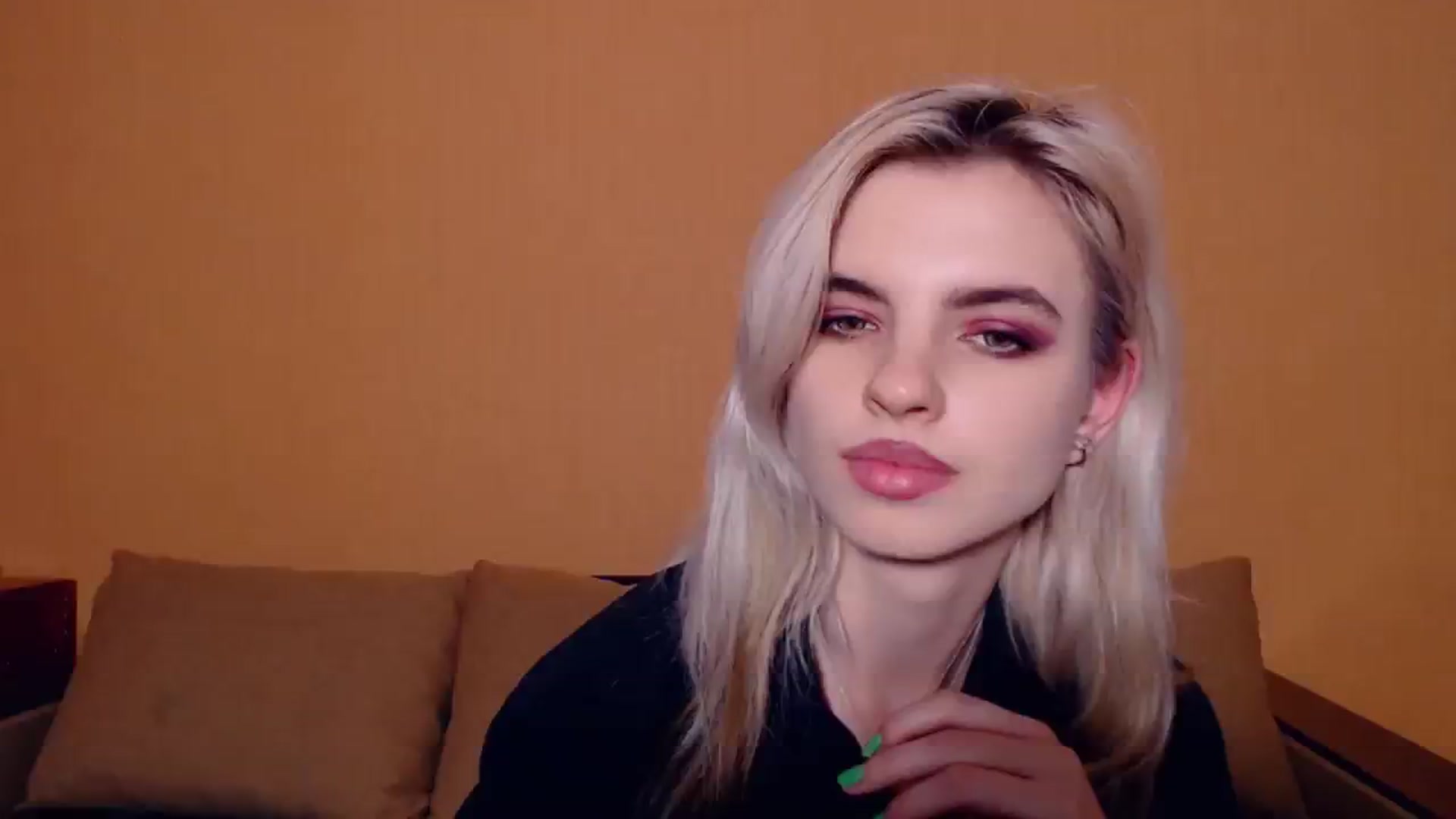 Gallery image thumbnail from Erineys's myfreecams stream on, 10/23/2023, 18:04 image 11 of 20