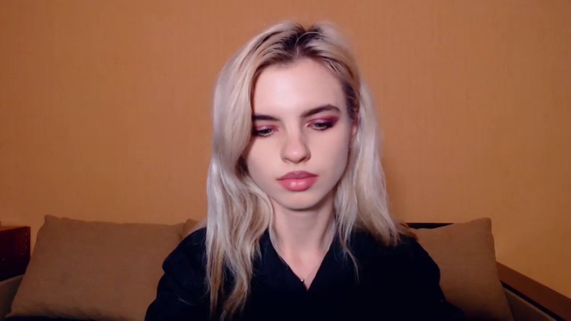 Gallery image thumbnail from Erineys's myfreecams stream on, 10/23/2023, 18:04 image 3 of 20