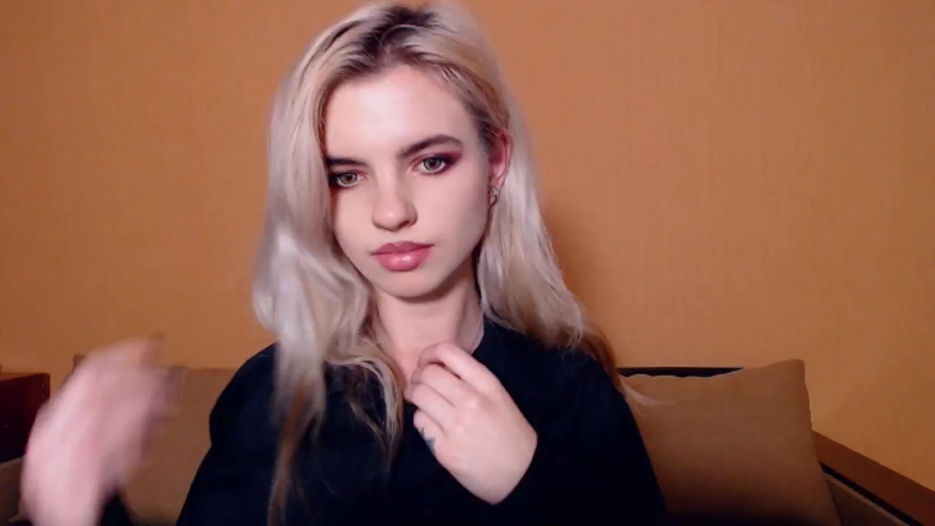 Gallery image thumbnail from Erineys's myfreecams stream on, 10/23/2023, 18:04 image 20 of 20