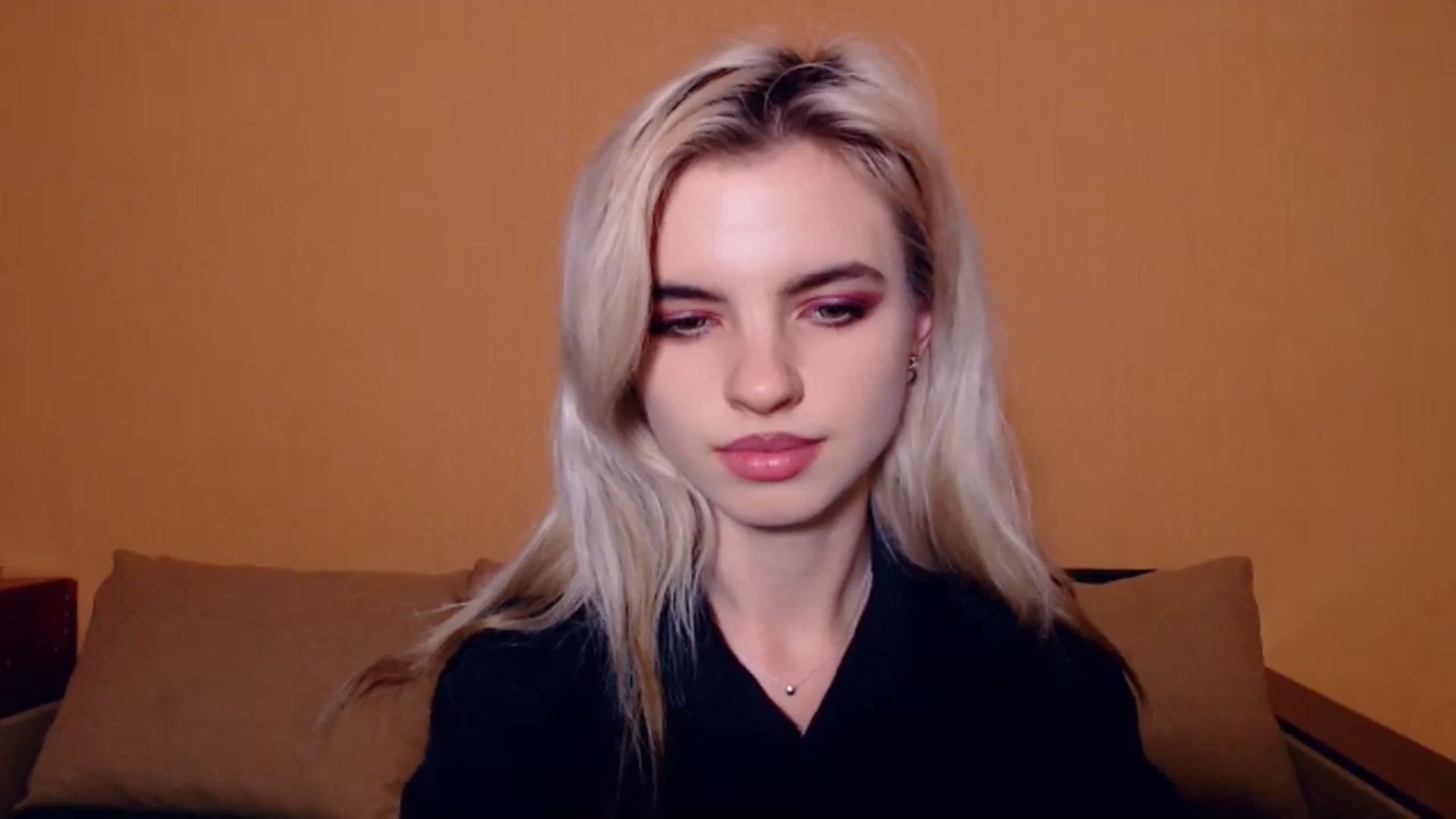 Gallery image thumbnail from Erineys's myfreecams stream on, 10/23/2023, 18:04 image 8 of 20