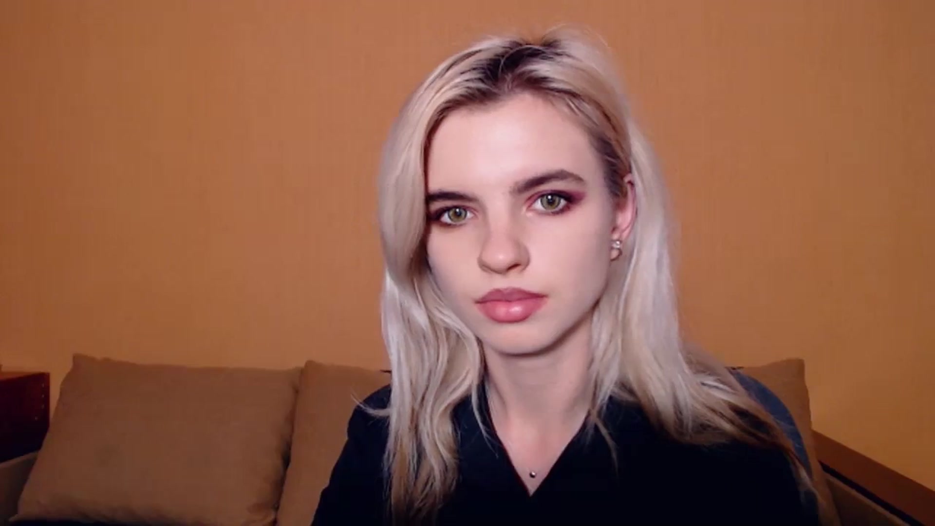 Gallery image thumbnail from Erineys's myfreecams stream on, 10/23/2023, 18:04 image 4 of 20