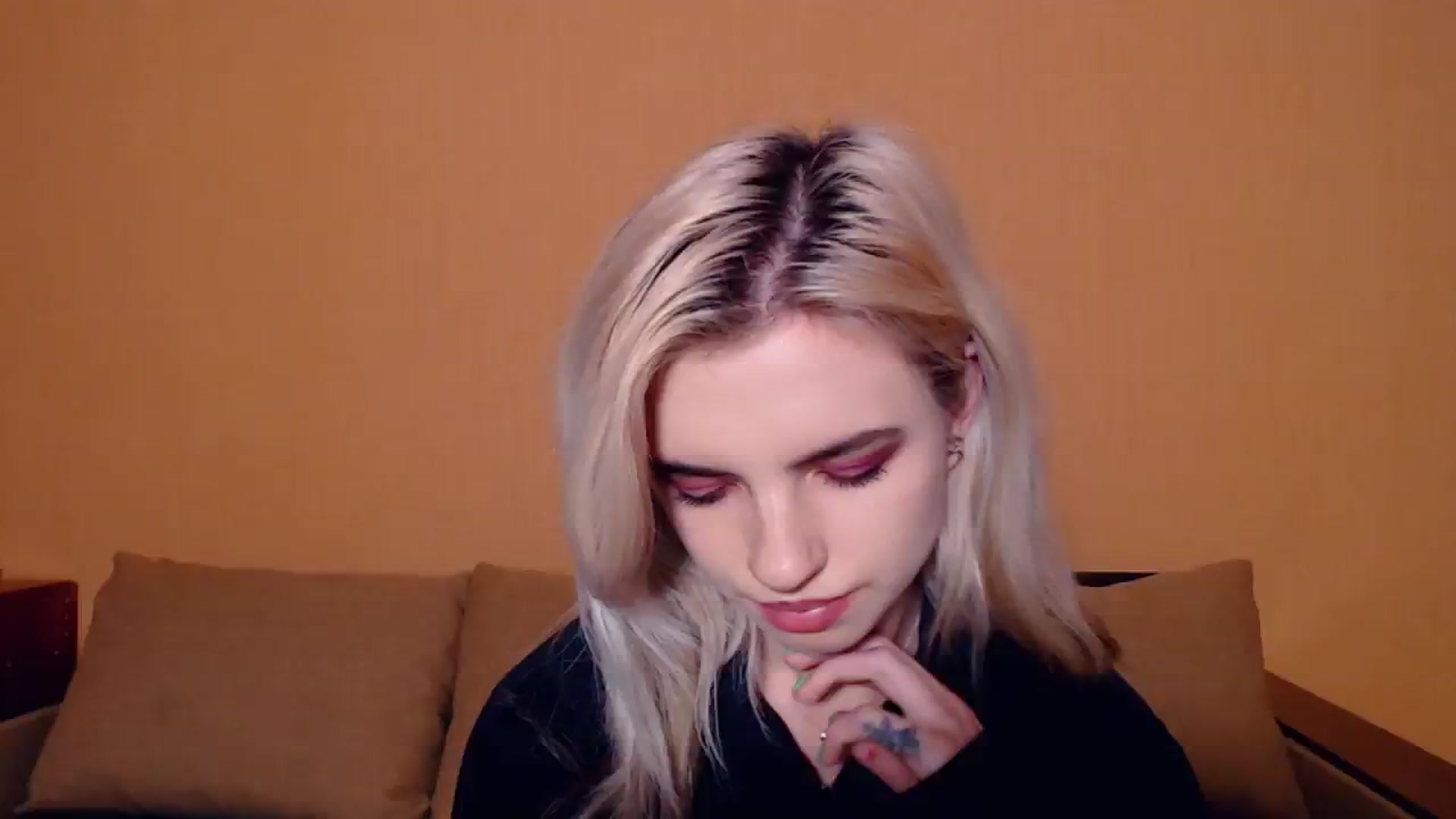 Gallery image thumbnail from Erineys's myfreecams stream on, 10/23/2023, 18:04 image 2 of 20