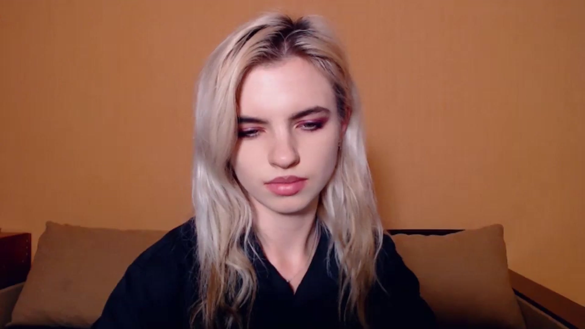 Gallery image thumbnail from Erineys's myfreecams stream on, 10/23/2023, 18:04 image 16 of 20