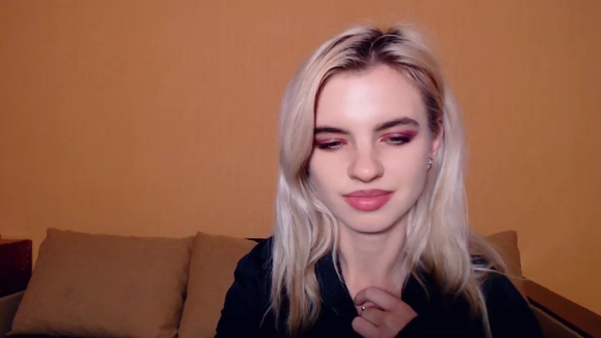 Gallery image thumbnail from Erineys's myfreecams stream on, 10/23/2023, 18:04 image 5 of 20