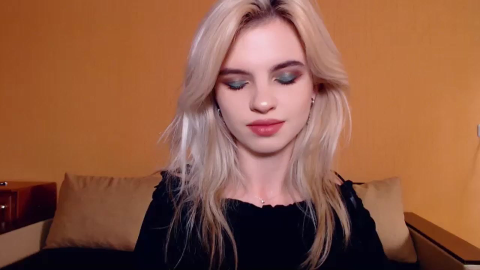 Gallery image thumbnail from Erineys's myfreecams stream on, 10/27/2023, 13:28 image 10 of 20
