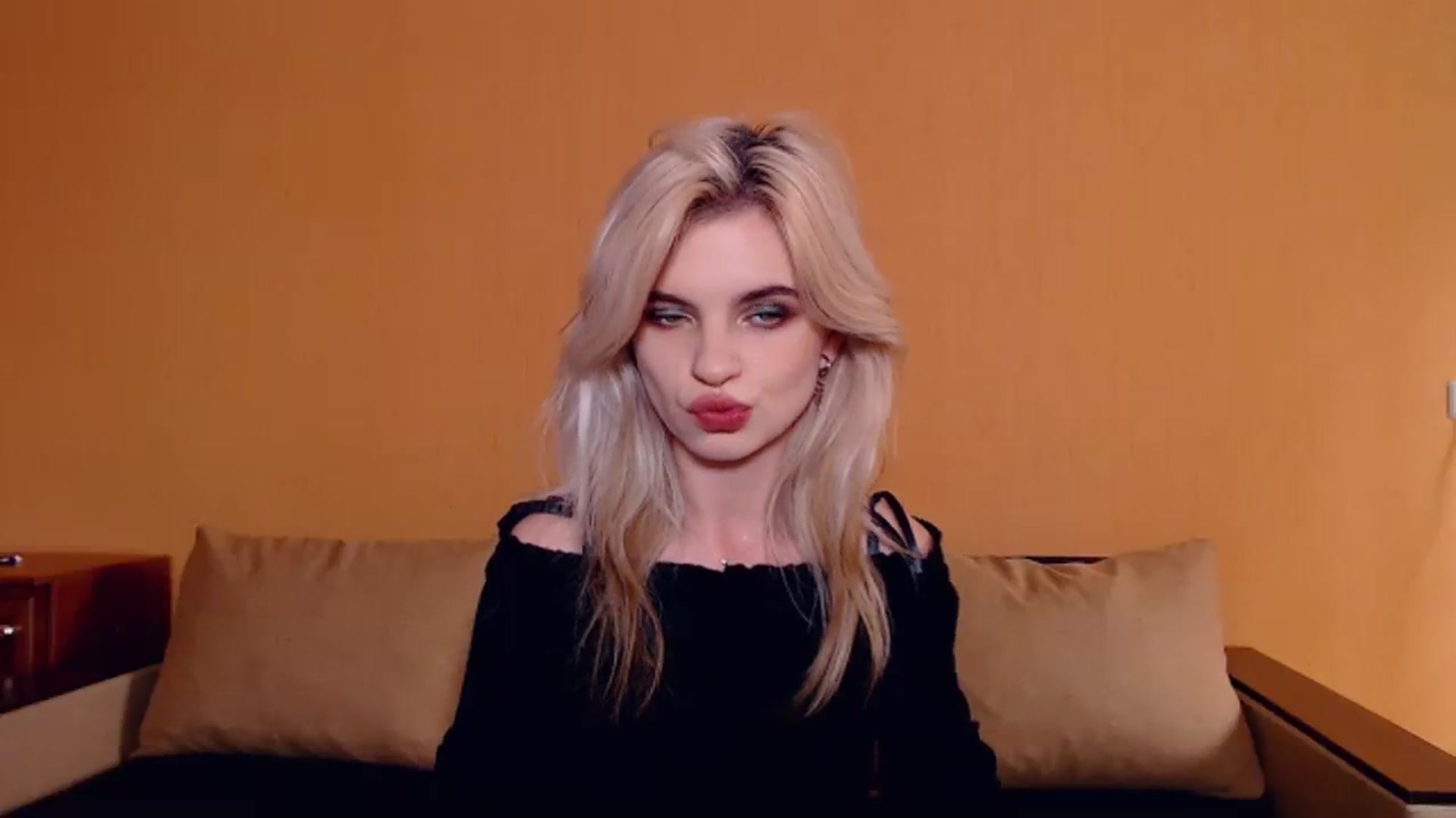 Gallery image thumbnail from Erineys's myfreecams stream on, 10/27/2023, 13:28 image 12 of 20