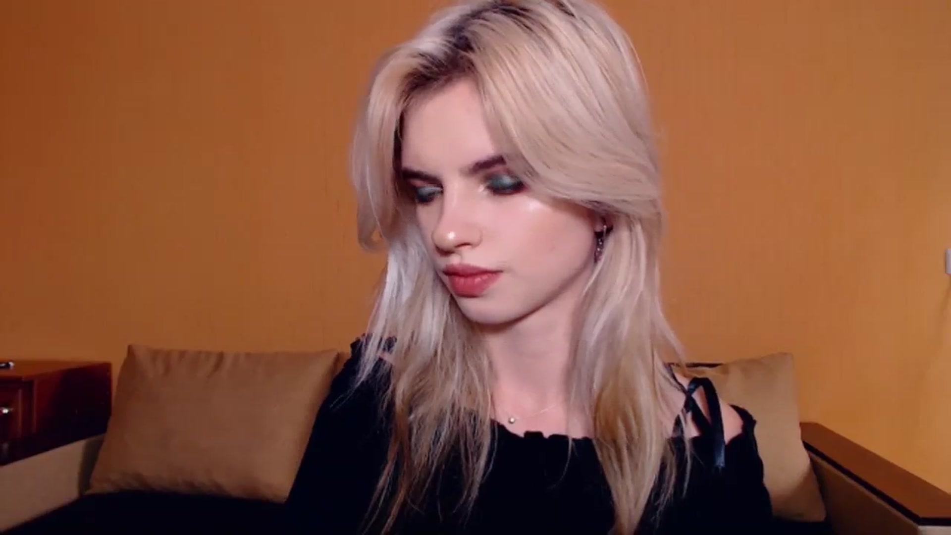 Gallery image thumbnail from Erineys's myfreecams stream on, 10/27/2023, 13:28 image 15 of 20
