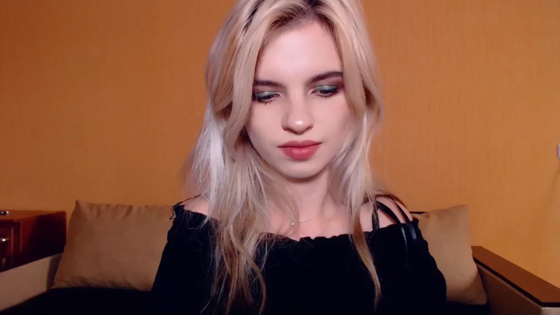 Gallery image thumbnail from Erineys's myfreecams stream on, 10/27/2023, 13:28 image 2 of 20