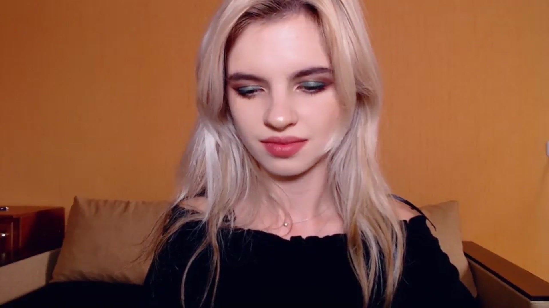 Gallery image thumbnail from Erineys's myfreecams stream on, 10/27/2023, 13:28 image 4 of 20
