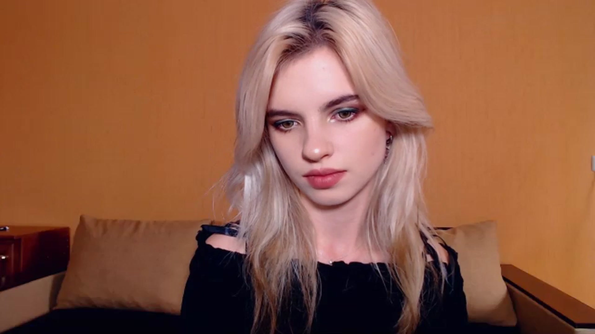 Gallery image thumbnail from Erineys's myfreecams stream on, 10/27/2023, 13:28 image 16 of 20