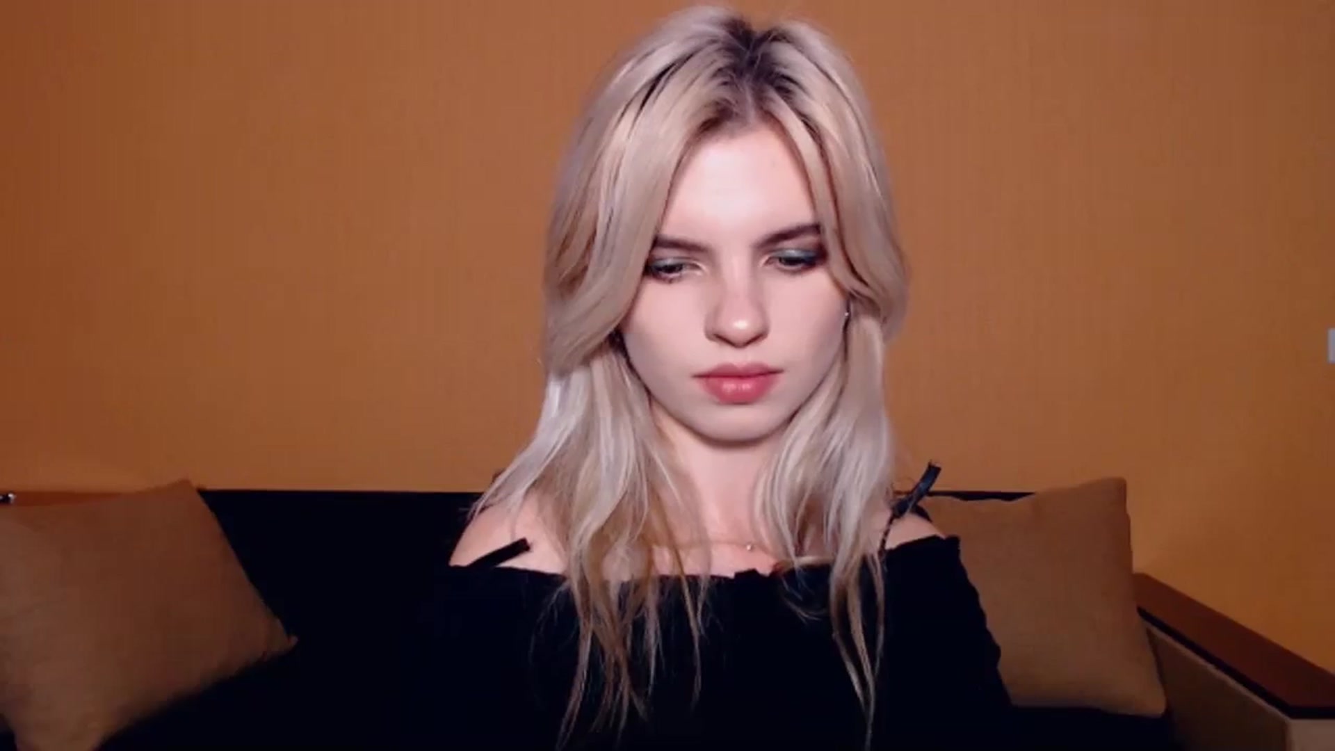 Gallery image thumbnail from Erineys's myfreecams stream on, 10/27/2023, 15:23 image 16 of 20