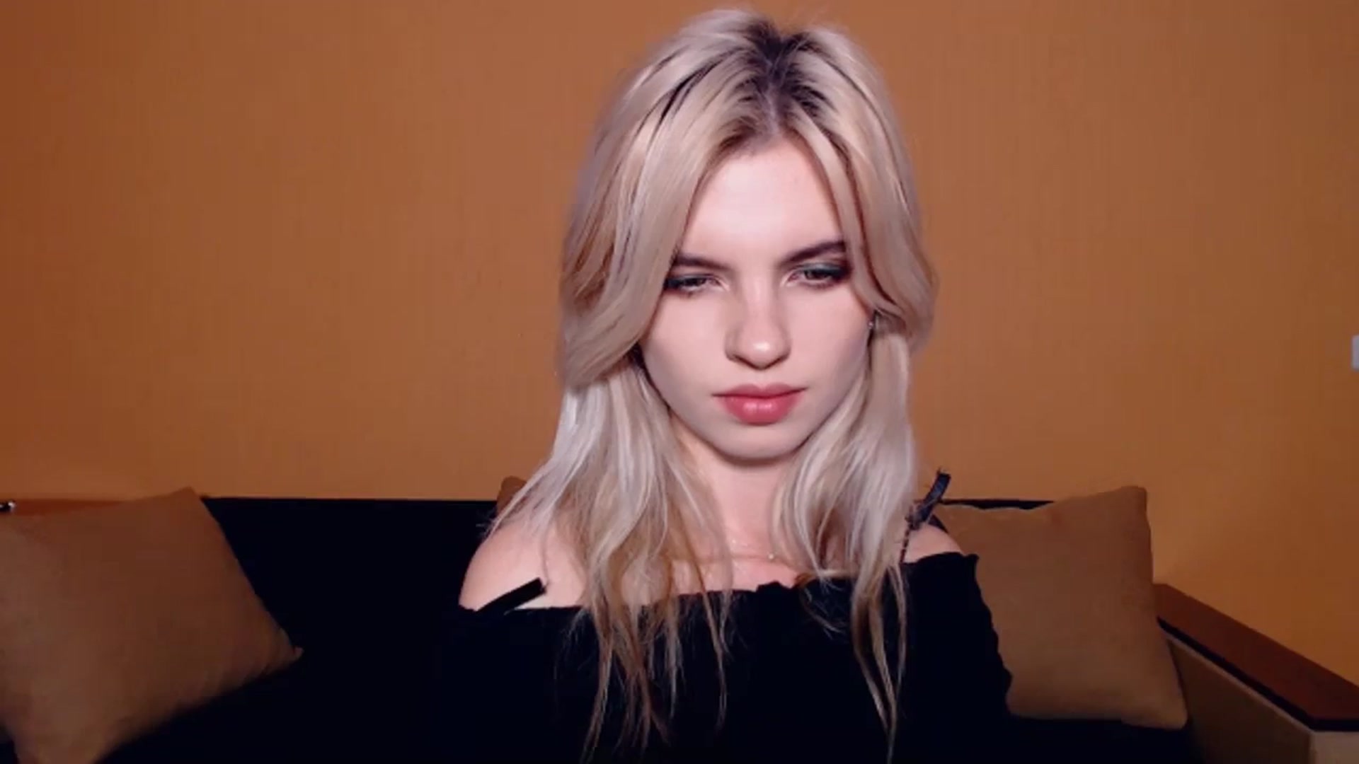 Gallery image thumbnail from Erineys's myfreecams stream on, 10/27/2023, 15:23 image 14 of 20