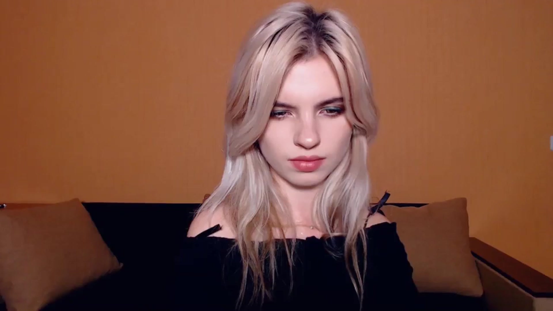 Gallery image thumbnail from Erineys's myfreecams stream on, 10/27/2023, 15:23 image 17 of 20