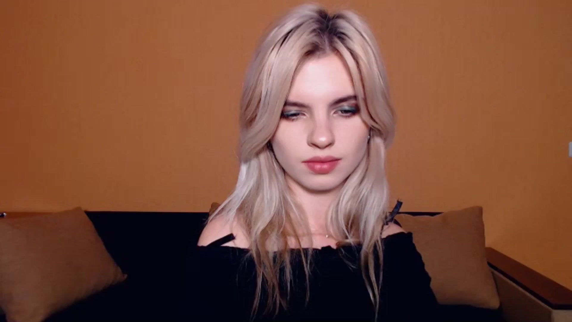 Gallery image thumbnail from Erineys's myfreecams stream on, 10/27/2023, 15:23 image 13 of 20