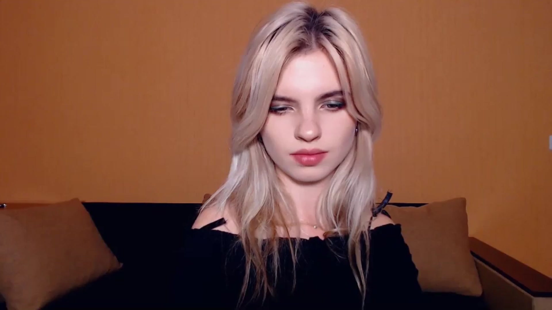 Gallery image thumbnail from Erineys's myfreecams stream on, 10/27/2023, 15:23 image 11 of 20