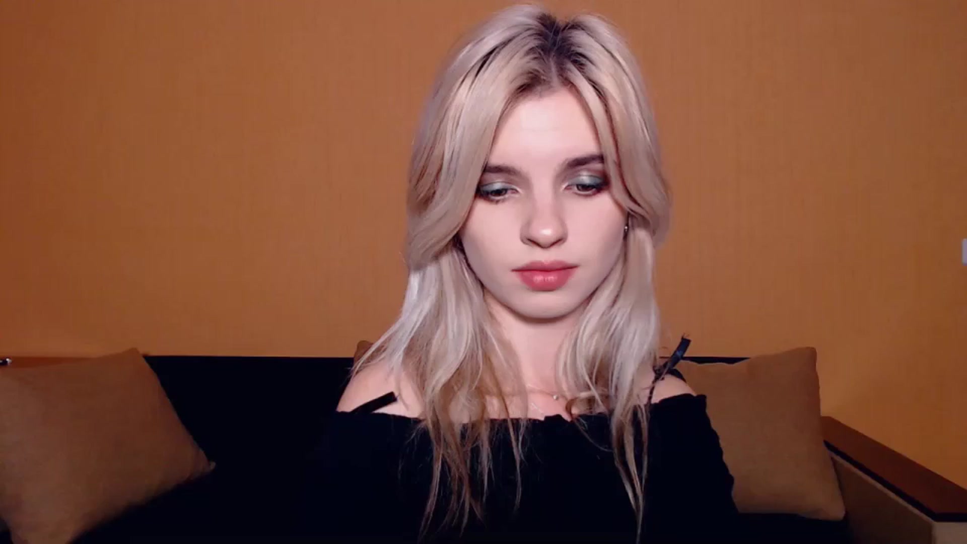 Gallery image thumbnail from Erineys's myfreecams stream on, 10/27/2023, 15:23 image 10 of 20