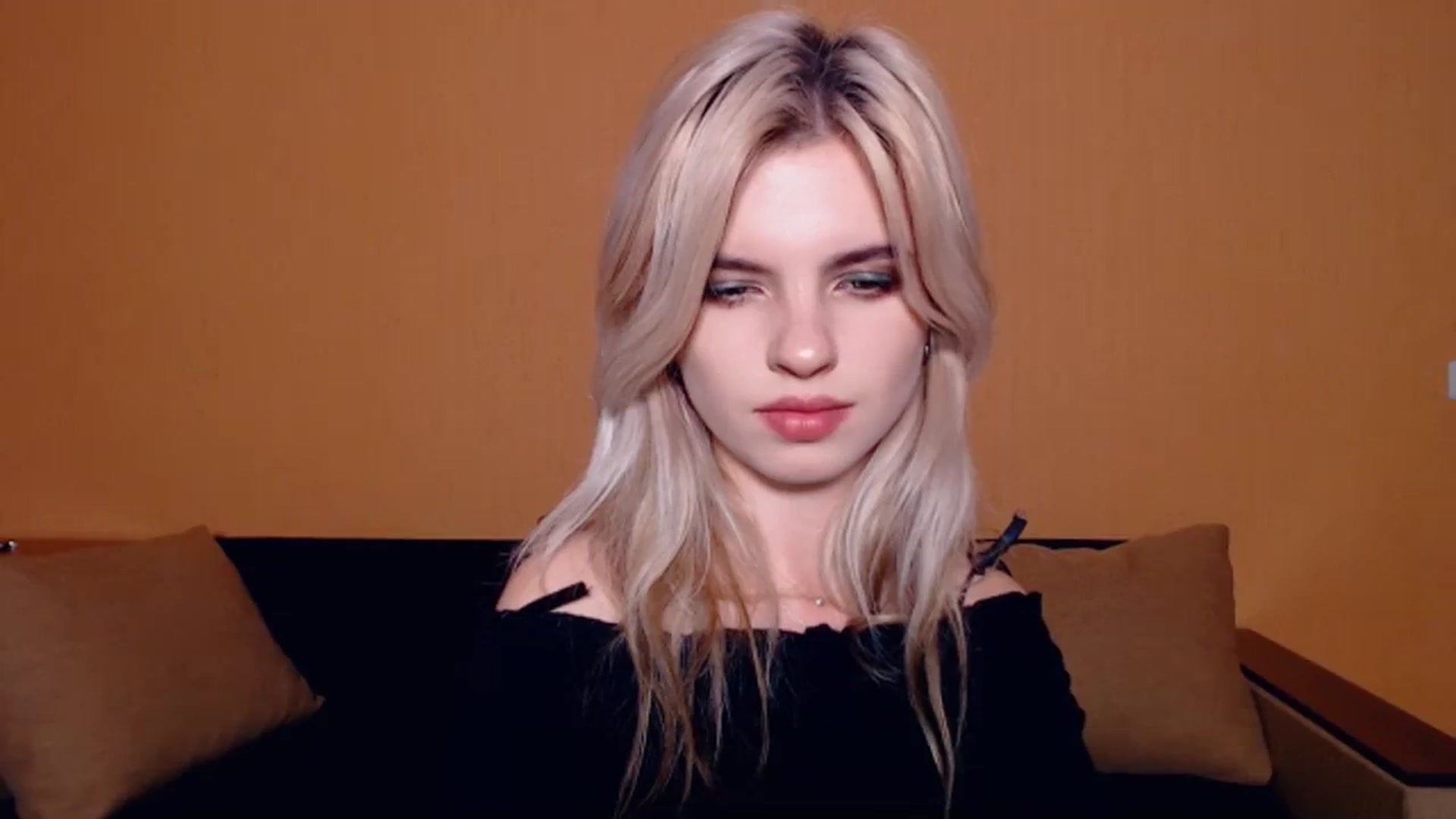 Gallery image thumbnail from Erineys's myfreecams stream on, 10/27/2023, 15:23 image 18 of 20