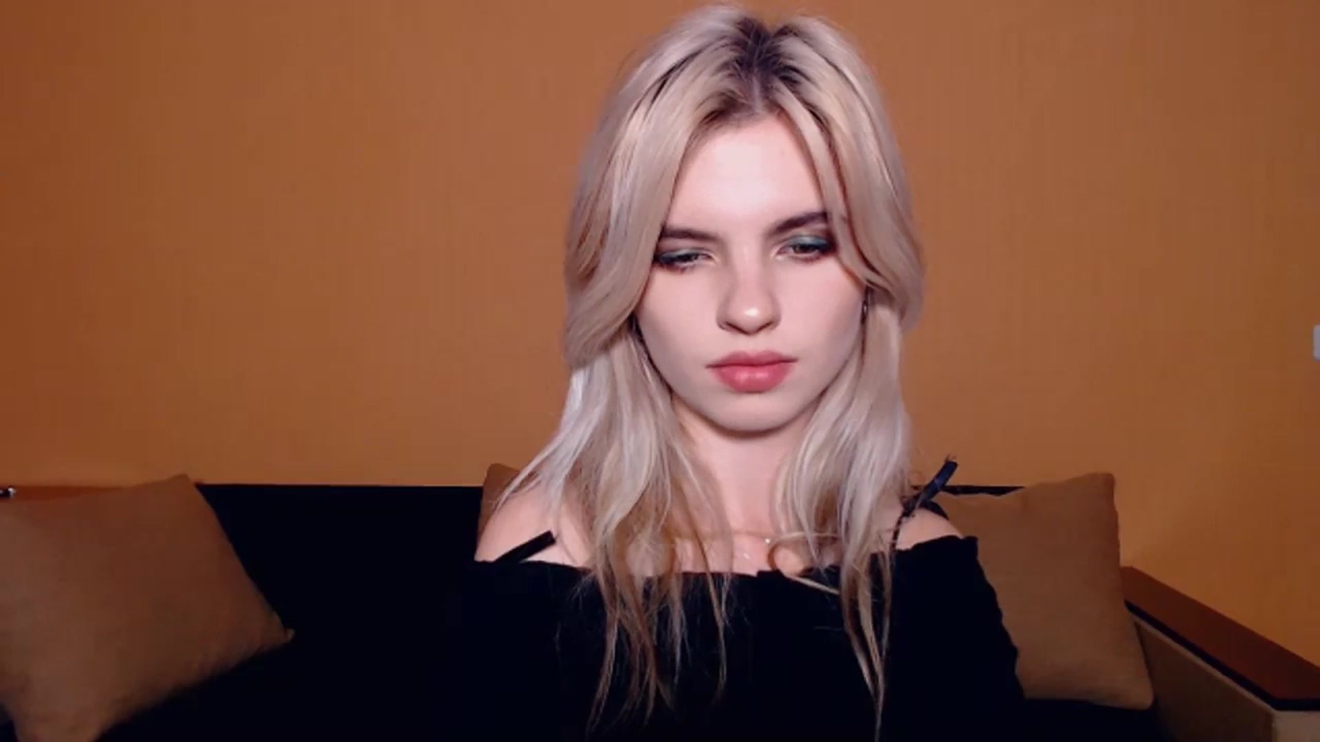 Gallery image thumbnail from Erineys's myfreecams stream on, 10/27/2023, 15:23 image 8 of 20