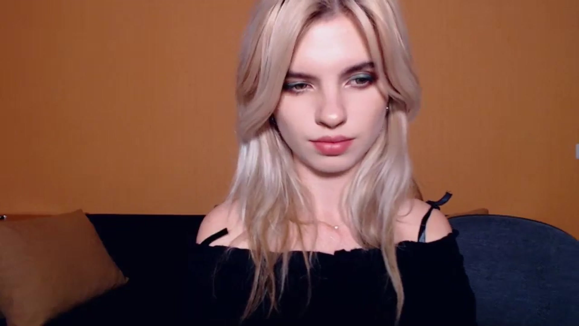 Gallery image thumbnail from Erineys's myfreecams stream on, 10/27/2023, 15:23 image 5 of 20