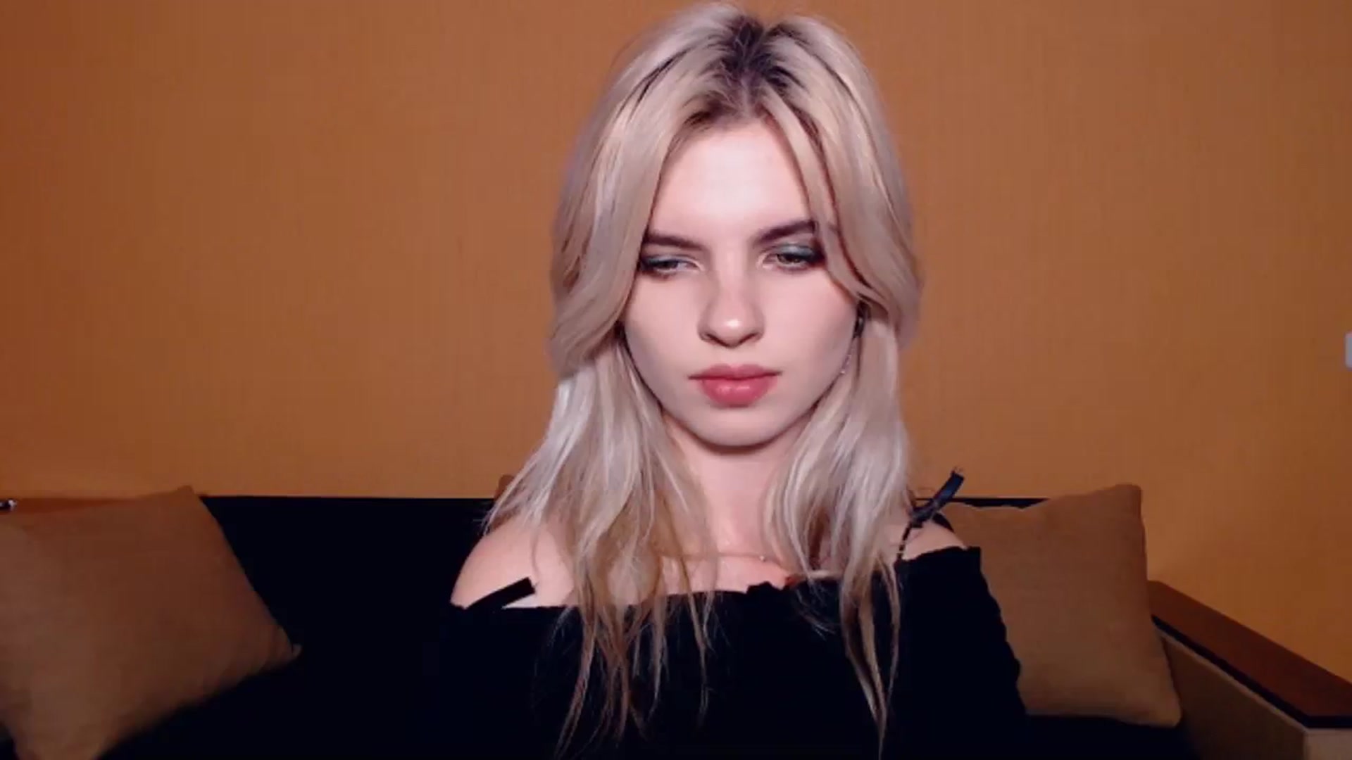 Gallery image thumbnail from Erineys's myfreecams stream on, 10/27/2023, 15:23 image 15 of 20