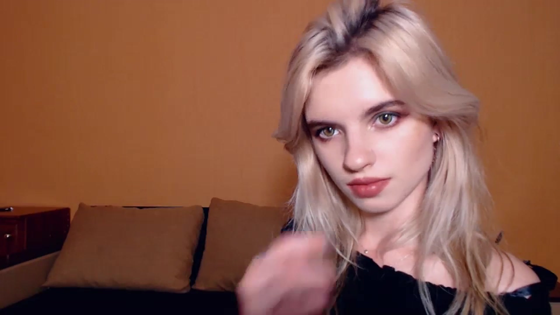 Gallery image thumbnail from Erineys's myfreecams stream on, 10/27/2023, 16:40 image 14 of 20