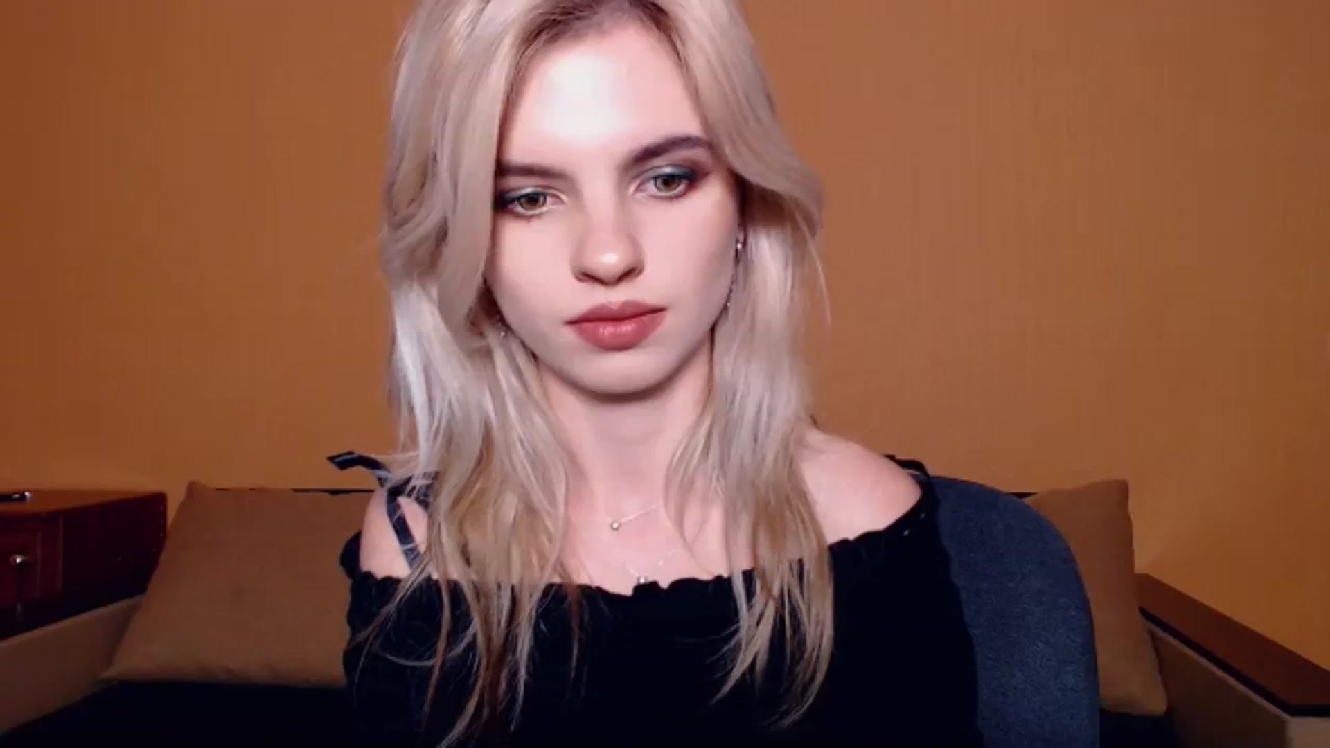 Gallery image thumbnail from Erineys's myfreecams stream on, 10/27/2023, 16:40 image 11 of 20