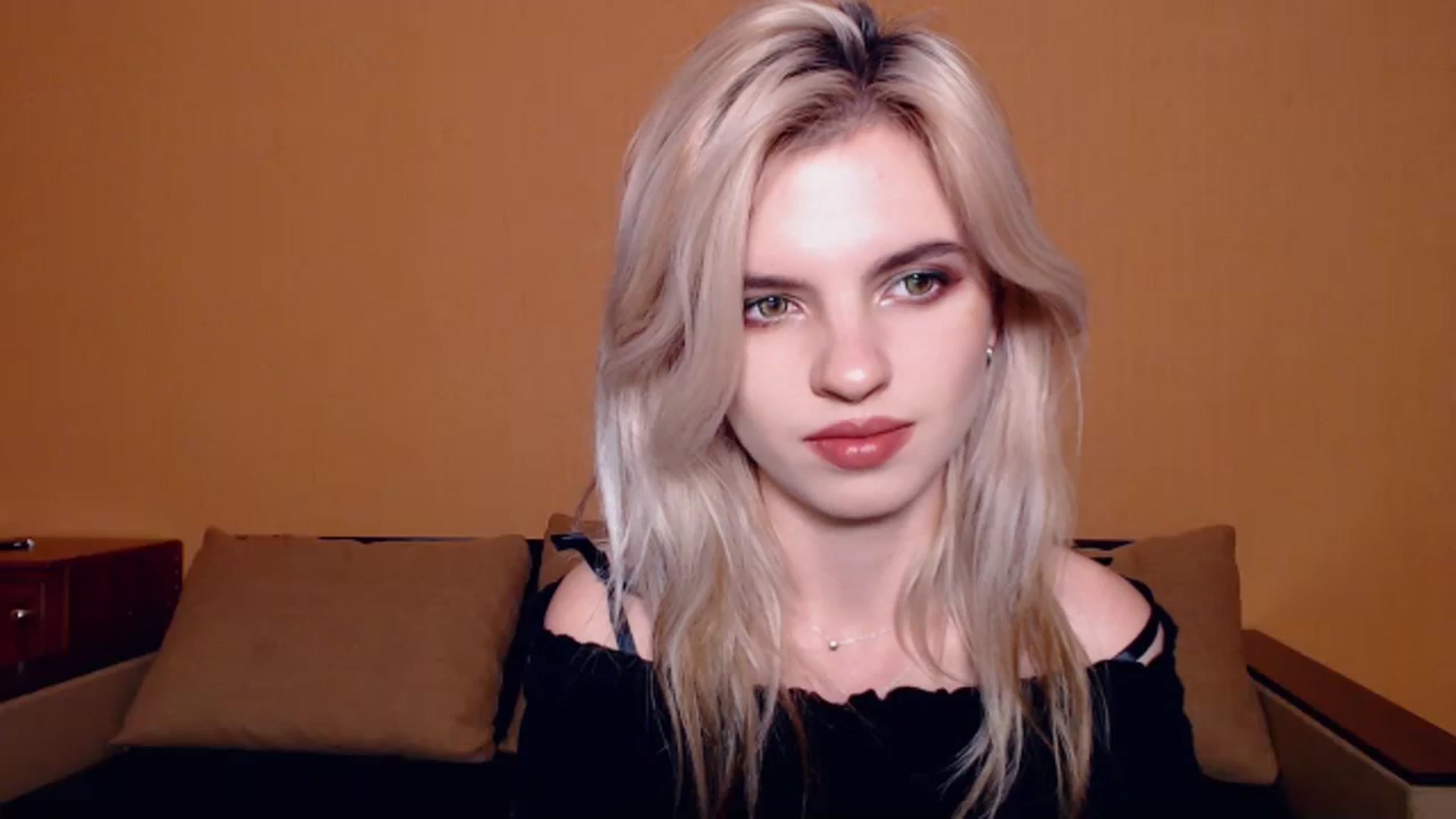 Gallery image thumbnail from Erineys's myfreecams stream on, 10/27/2023, 16:40 image 10 of 20