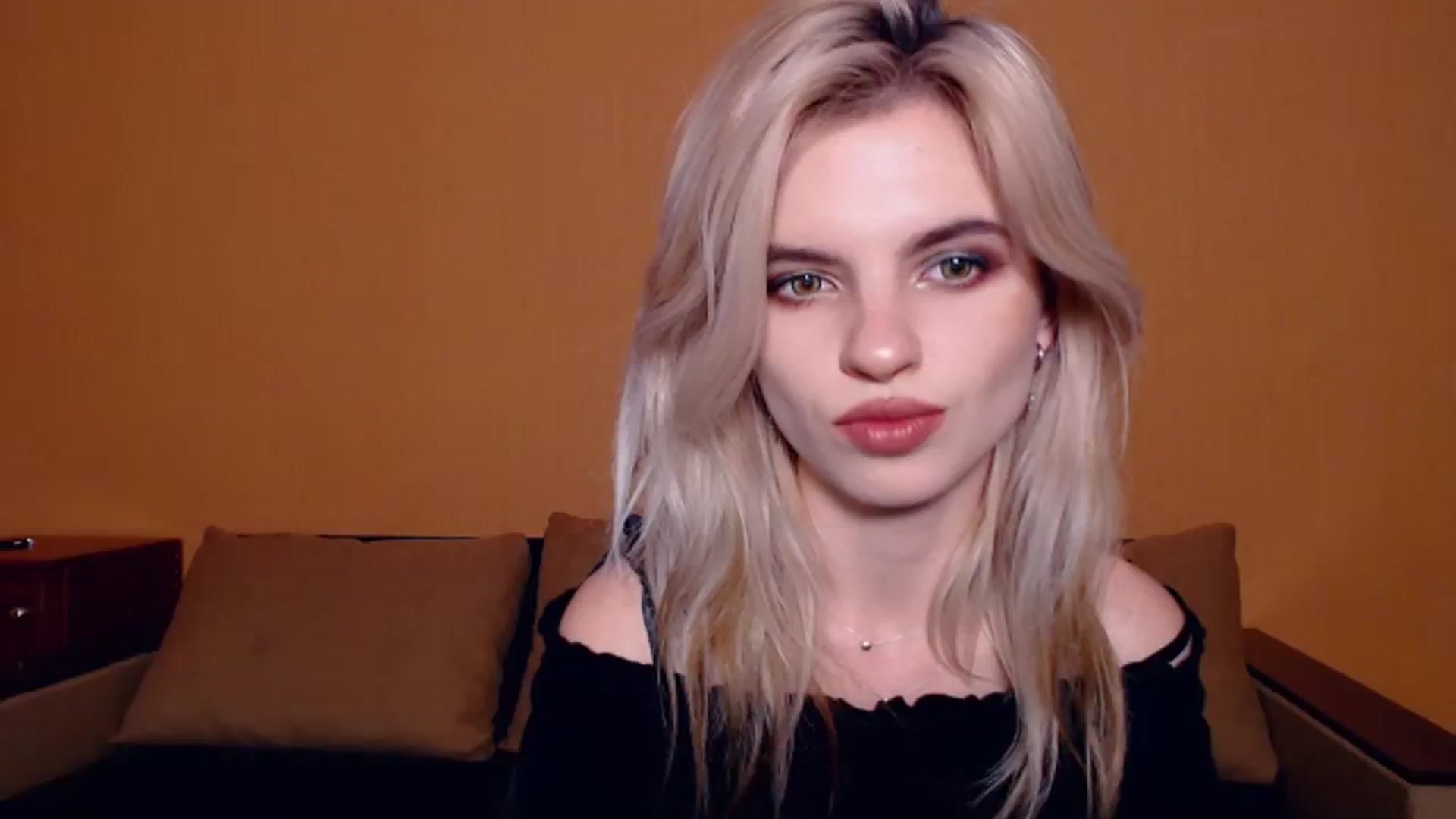 Gallery image thumbnail from Erineys's myfreecams stream on, 10/27/2023, 16:40 image 9 of 20