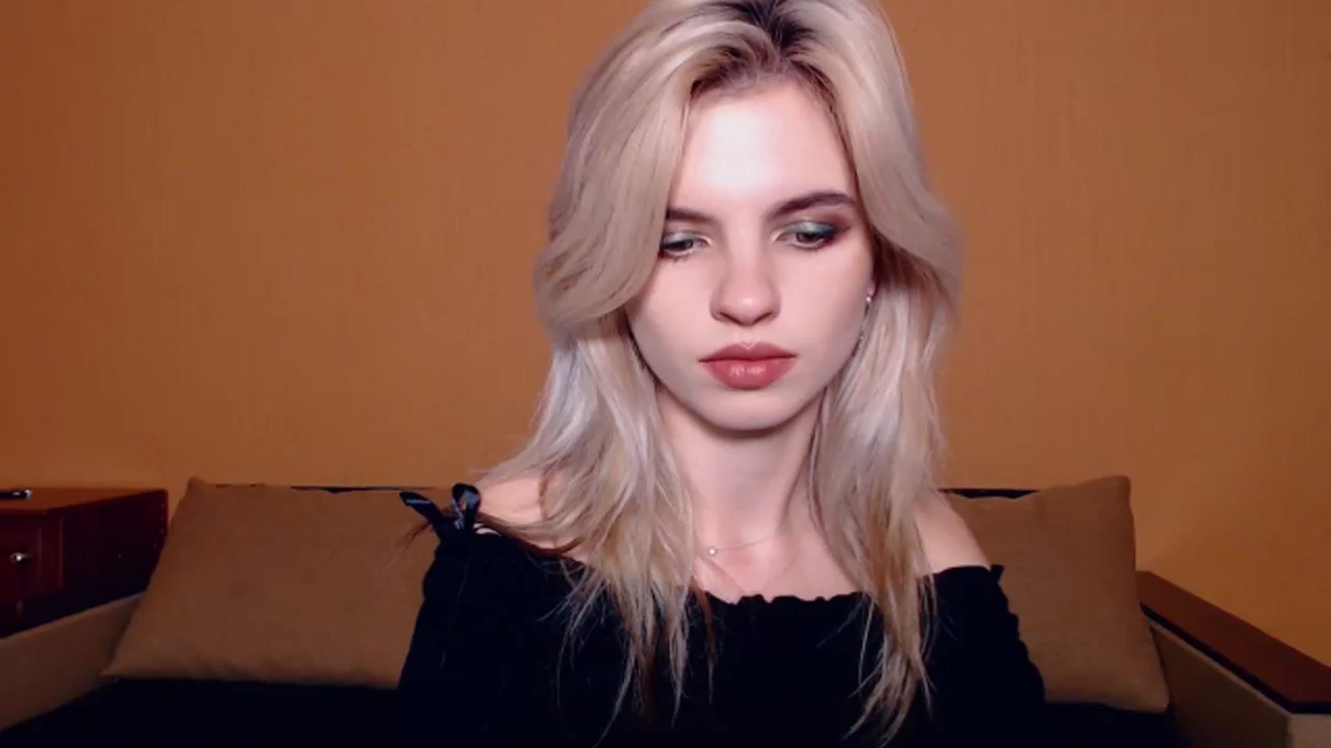 Gallery image thumbnail from Erineys's myfreecams stream on, 10/27/2023, 16:40 image 18 of 20
