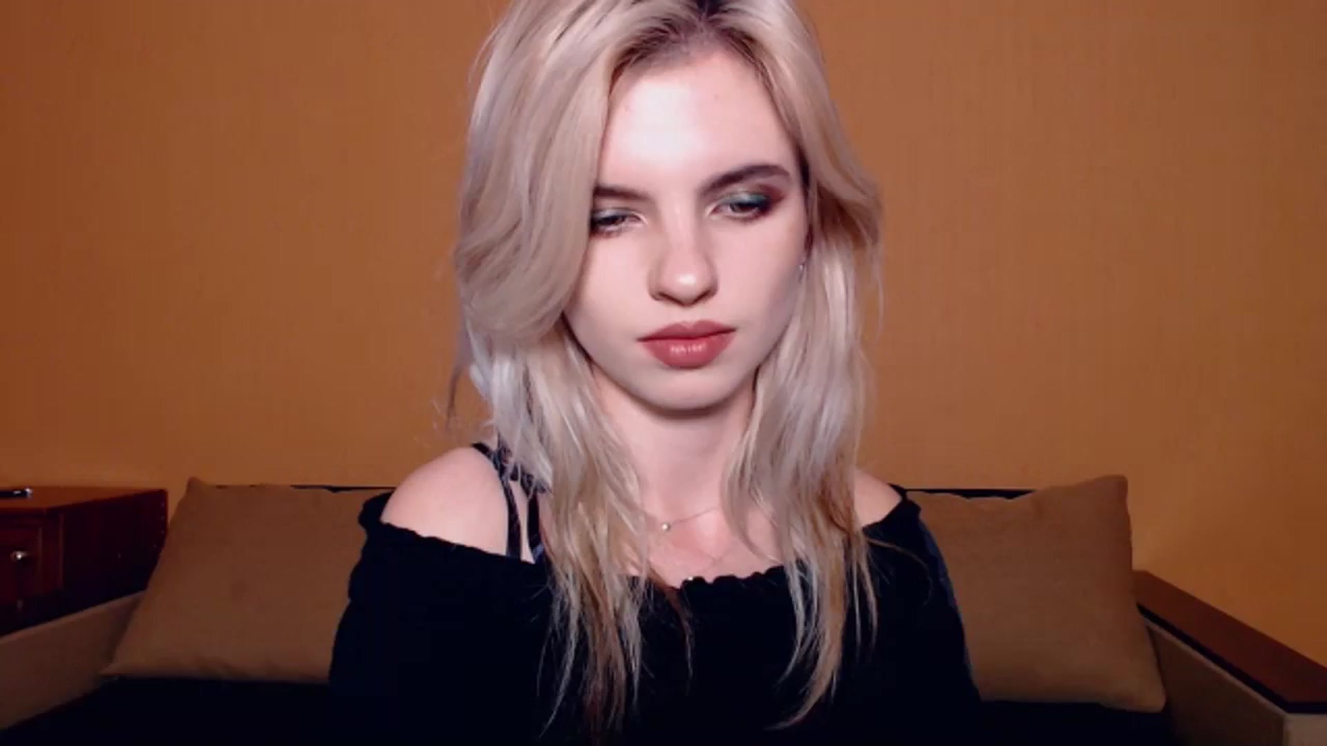 Gallery image thumbnail from Erineys's myfreecams stream on, 10/27/2023, 16:40 image 5 of 20