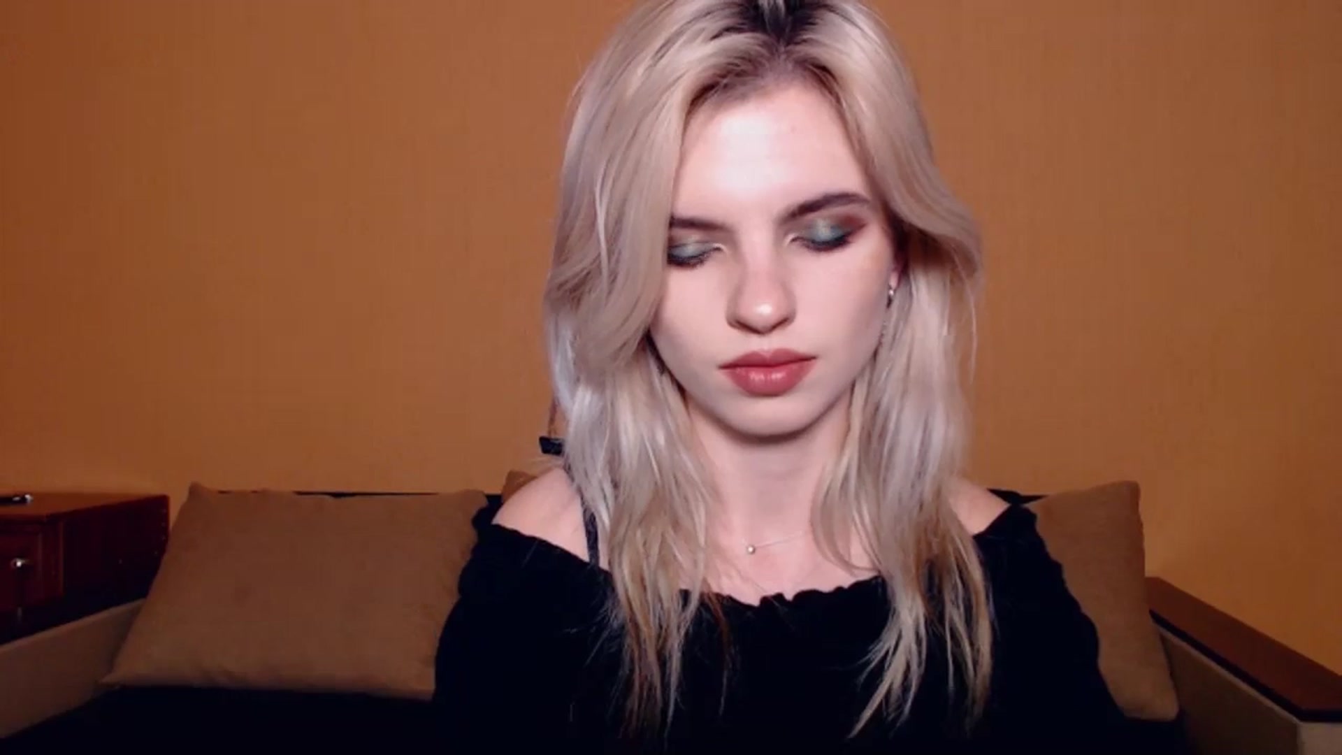 Gallery image thumbnail from Erineys's myfreecams stream on, 10/27/2023, 16:40 image 8 of 20