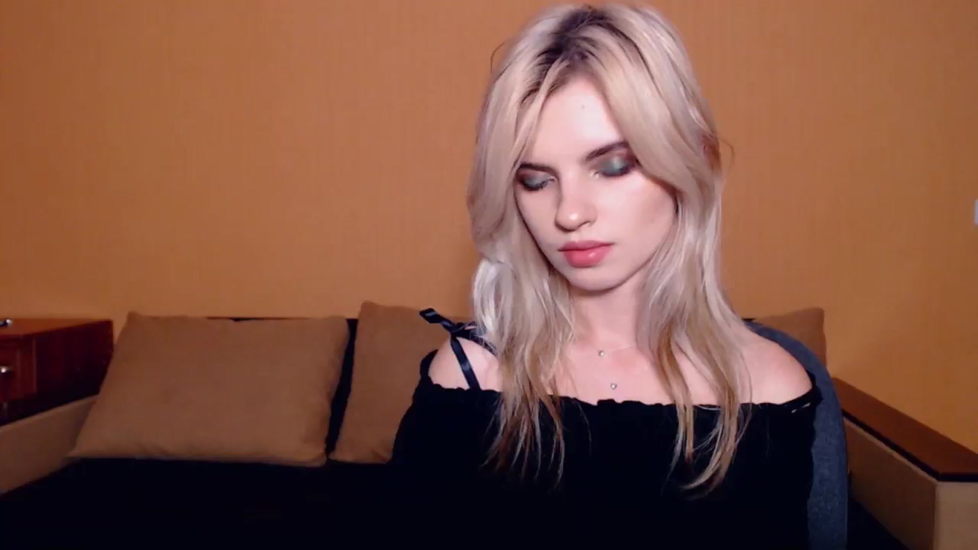 Gallery image thumbnail from Erineys's myfreecams stream on, 10/27/2023, 16:40 image 3 of 20