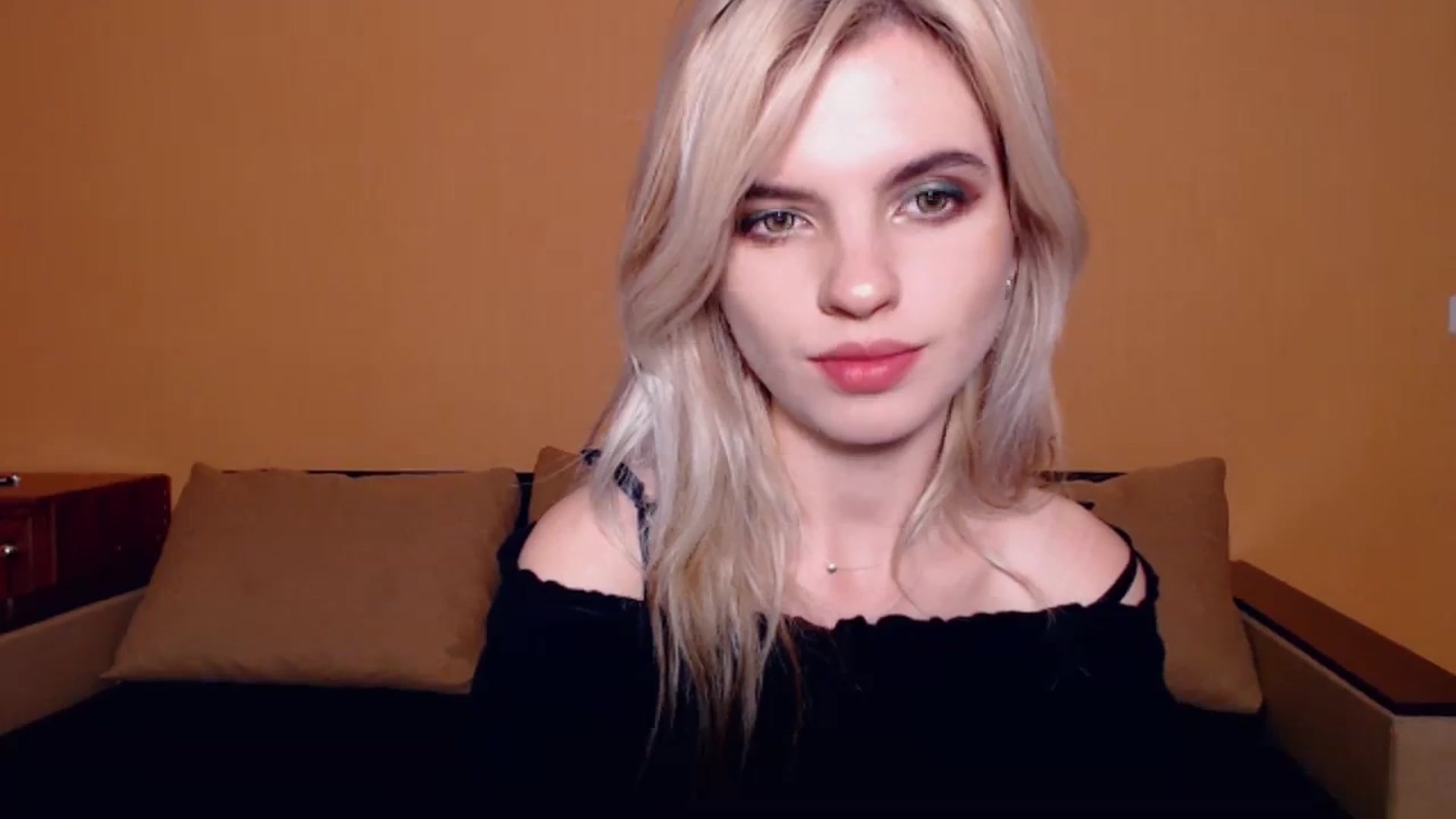 Gallery image thumbnail from Erineys's myfreecams stream on, 10/27/2023, 16:40 image 2 of 20