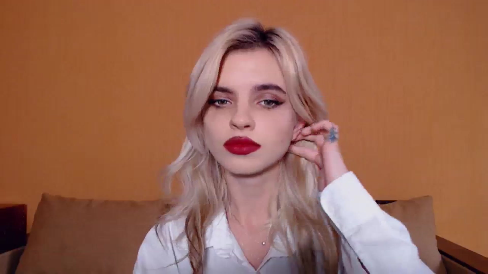 Gallery image thumbnail from Erineys's myfreecams stream on, 10/28/2023, 13:36 image 16 of 20